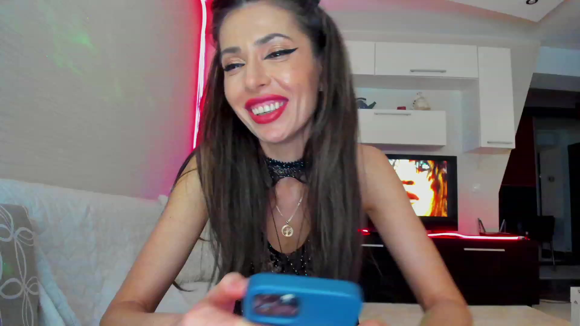 Gallery image thumbnail from SmileyTinaa's myfreecams stream on, 03/28/2023, 02:21 image 4 of 20