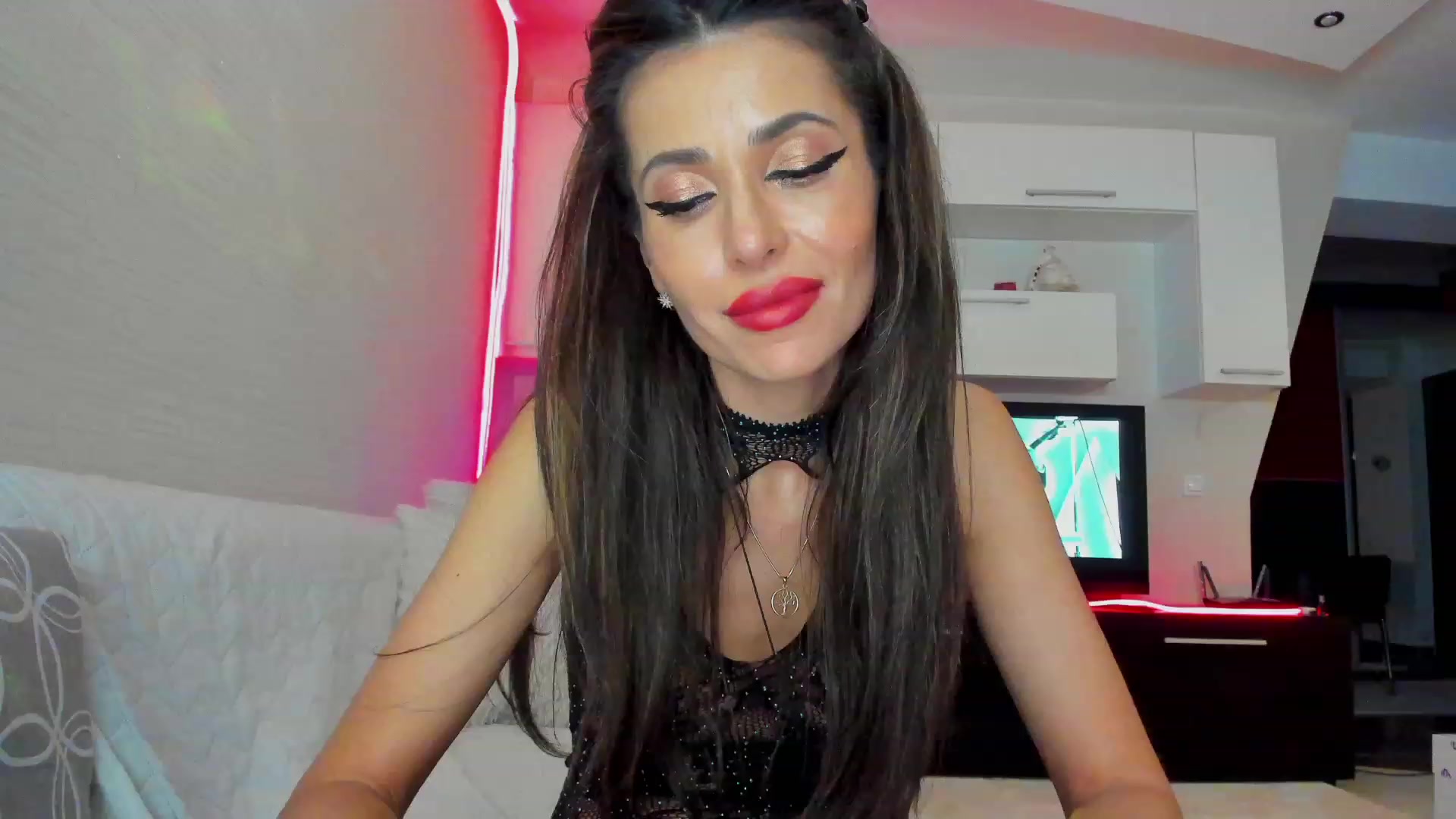 Gallery image thumbnail from SmileyTinaa's myfreecams stream on, 03/28/2023, 02:21 image 8 of 20