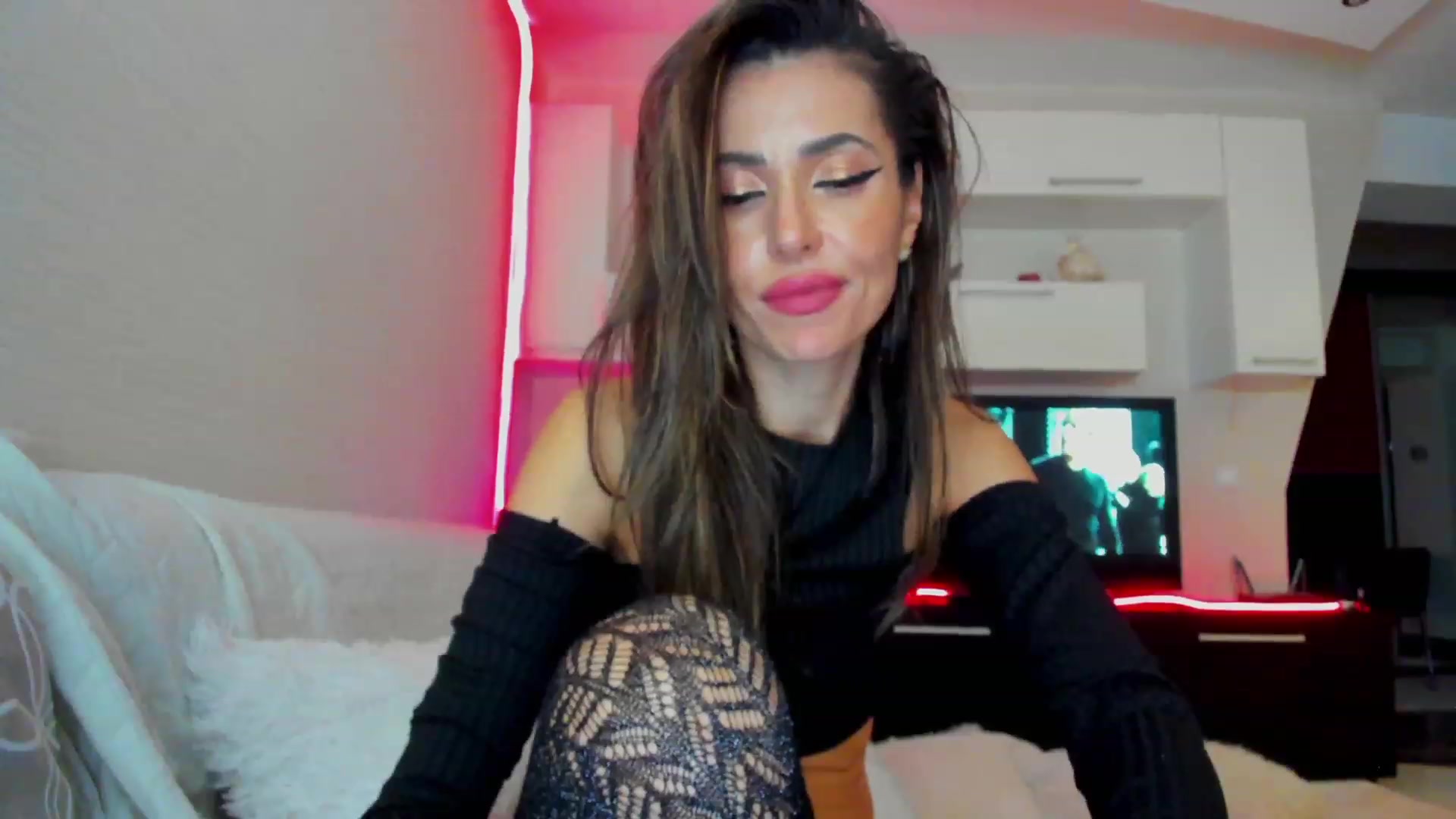 Gallery image thumbnail from SmileyTinaa's myfreecams stream on, 03/29/2023, 05:00 image 20 of 20