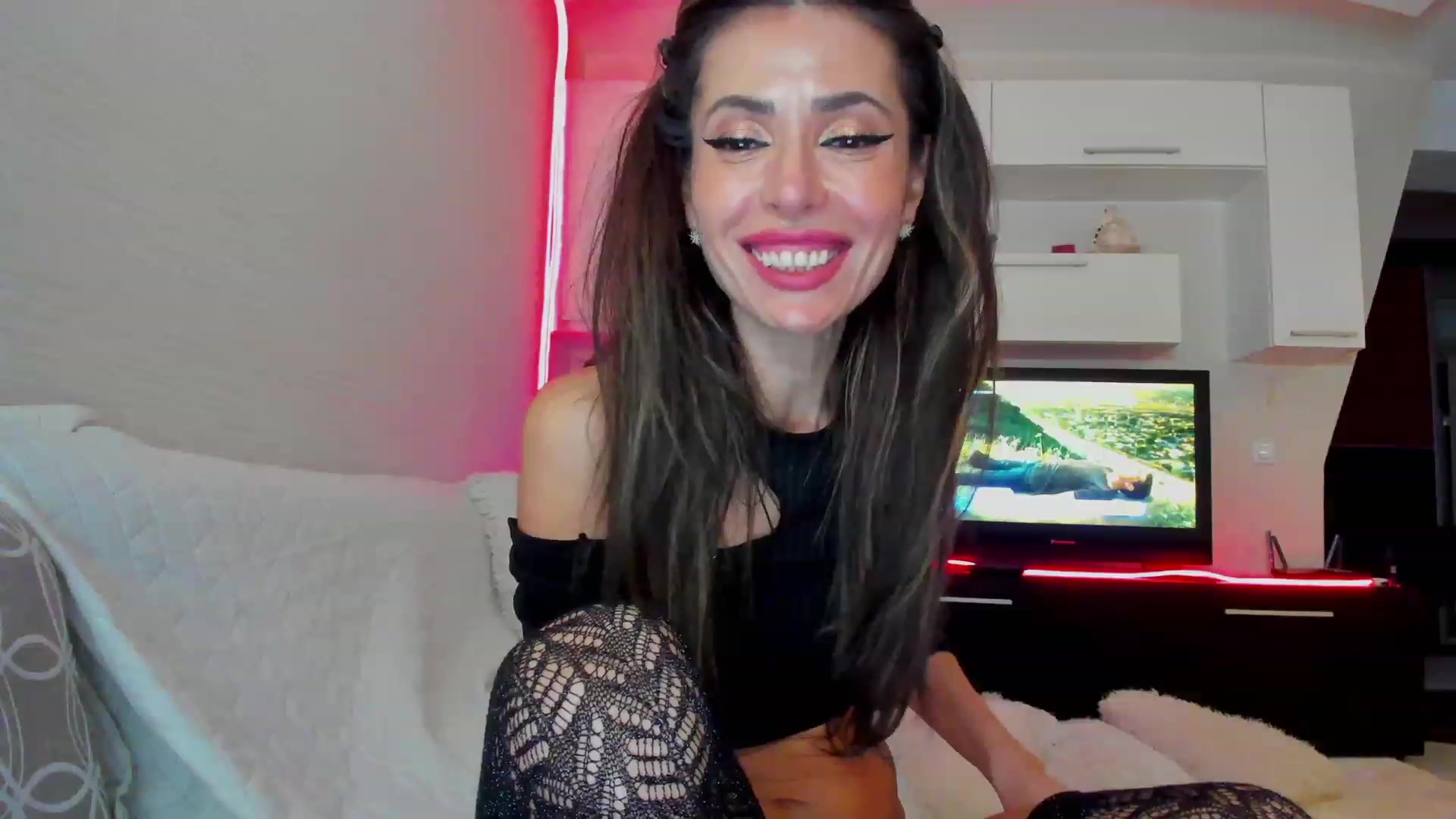 Gallery image thumbnail from SmileyTinaa's myfreecams stream on, 03/29/2023, 05:00 image 8 of 20