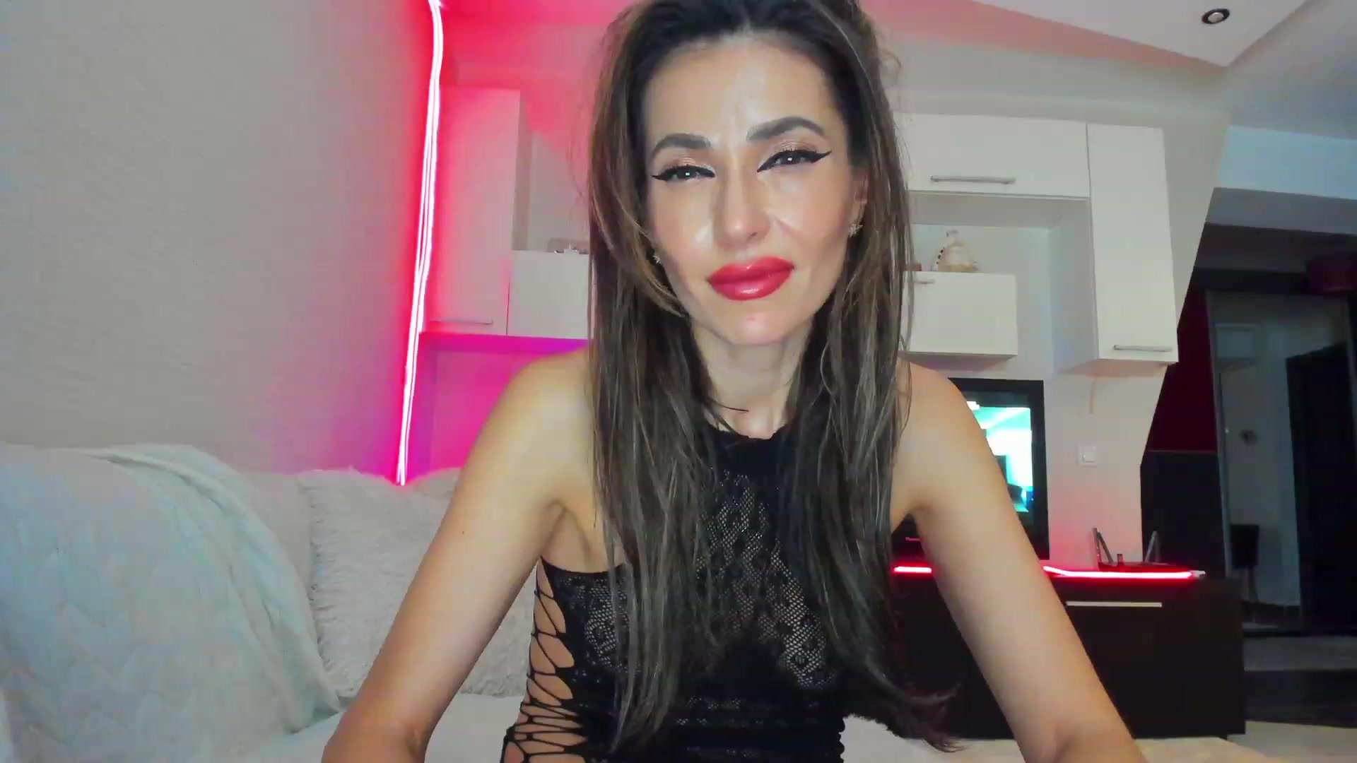 Gallery image thumbnail from SmileyTinaa's myfreecams stream on, 03/30/2023, 01:54 image 1 of 20