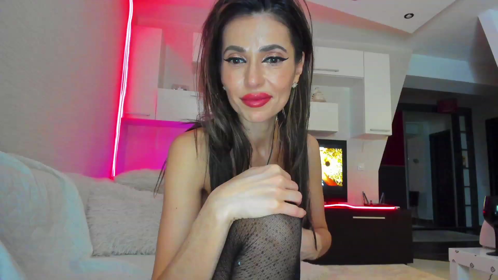 Gallery image thumbnail from SmileyTinaa's myfreecams stream on, 03/30/2023, 02:16 image 17 of 20