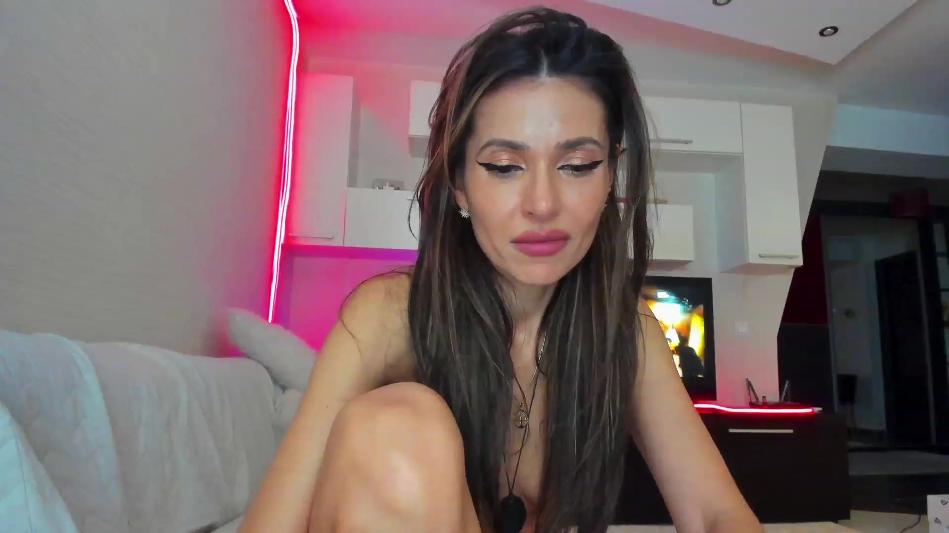 Gallery image thumbnail from SmileyTinaa's myfreecams stream on, 04/01/2023, 03:32 image 3 of 20