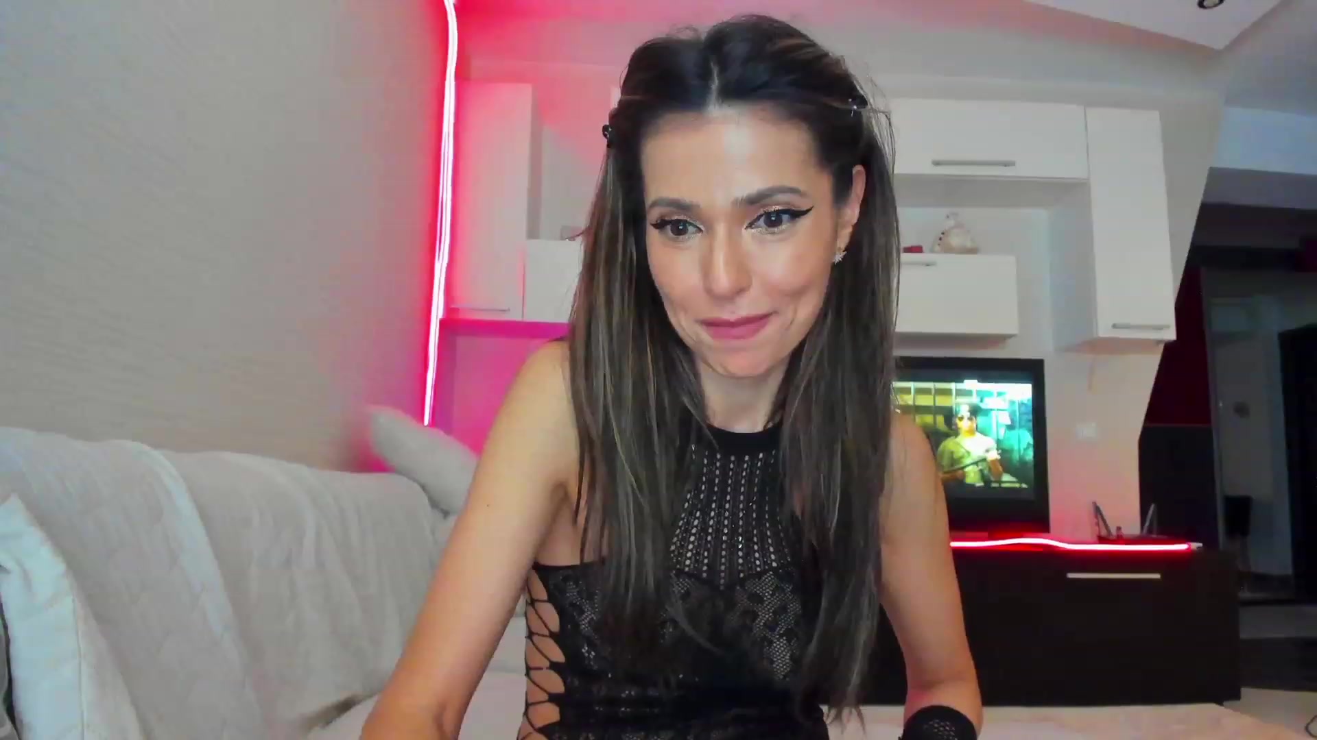 Gallery image thumbnail from SmileyTinaa's myfreecams stream on, 04/01/2023, 03:32 image 19 of 20