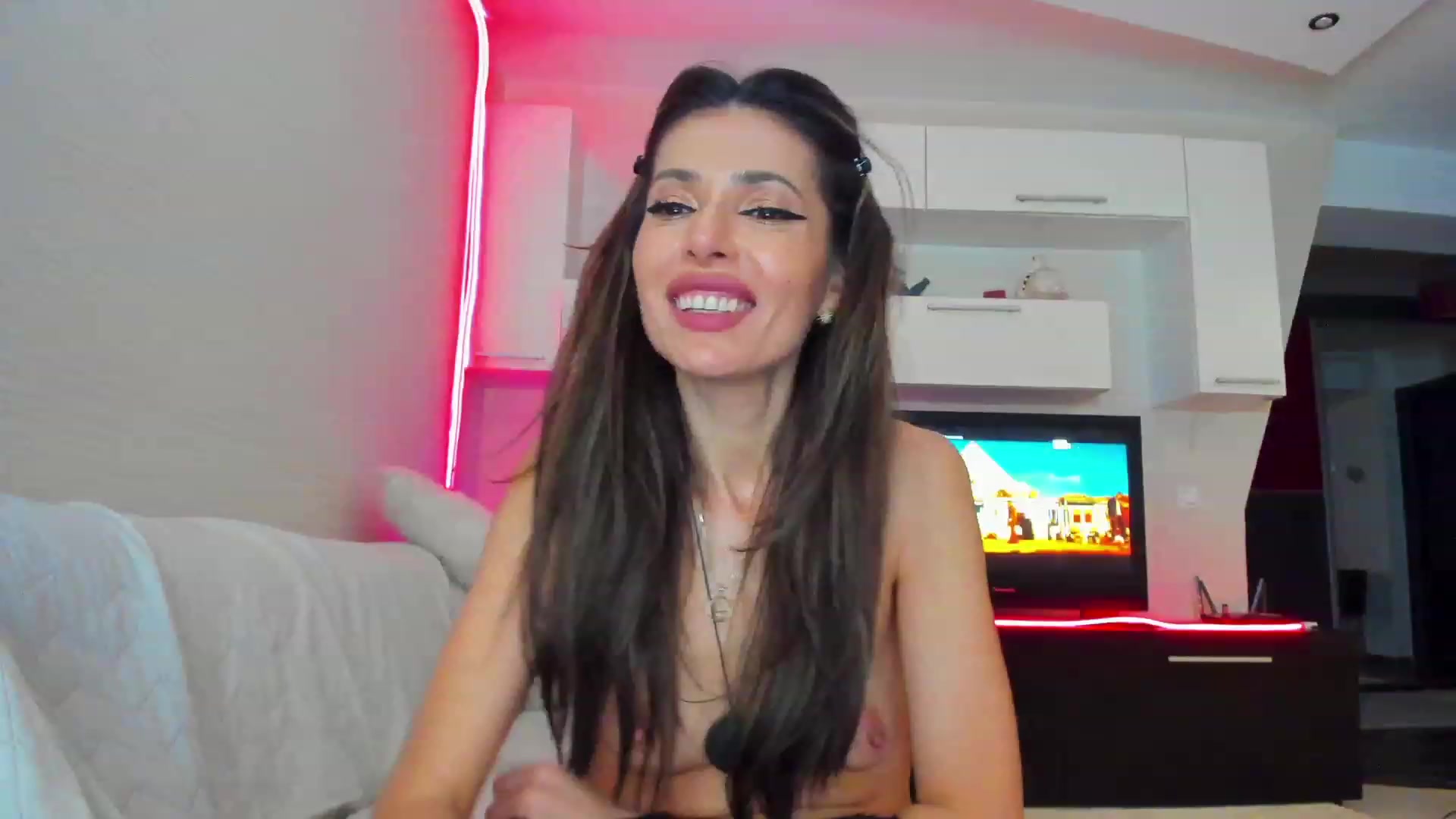 Gallery image thumbnail from SmileyTinaa's myfreecams stream on, 04/01/2023, 03:32 image 9 of 20