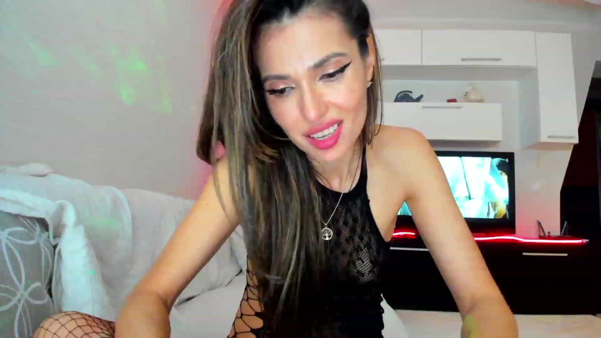 Gallery image thumbnail from SmileyTinaa's myfreecams stream on, 04/01/2023, 06:54 image 13 of 20