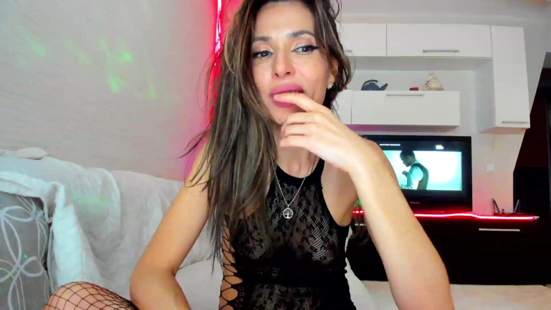 Gallery image thumbnail from SmileyTinaa's myfreecams stream on, 04/01/2023, 06:54 image 16 of 20