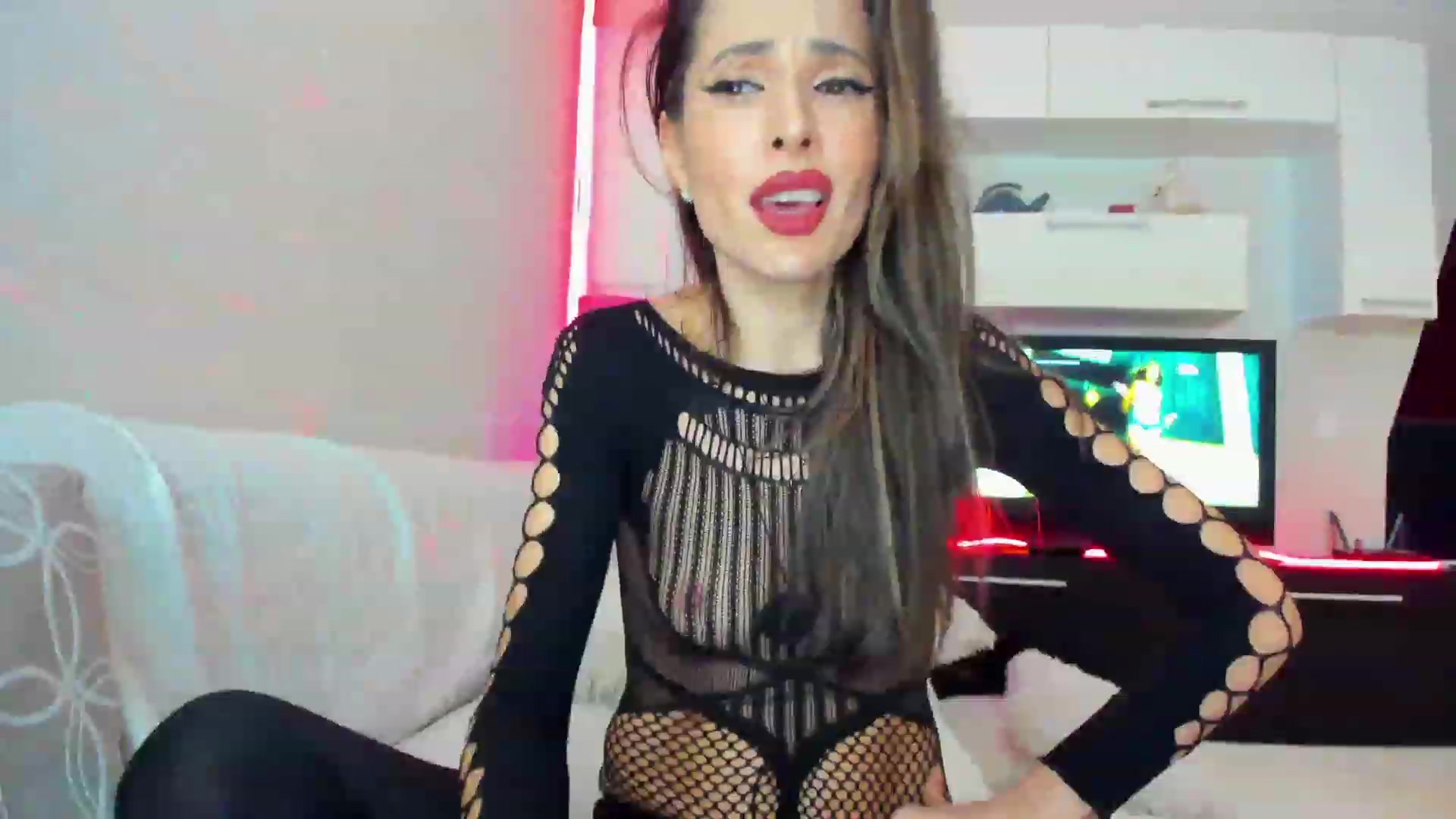 Gallery image thumbnail from SmileyTinaa's myfreecams stream on, 04/03/2023, 21:58 image 13 of 20