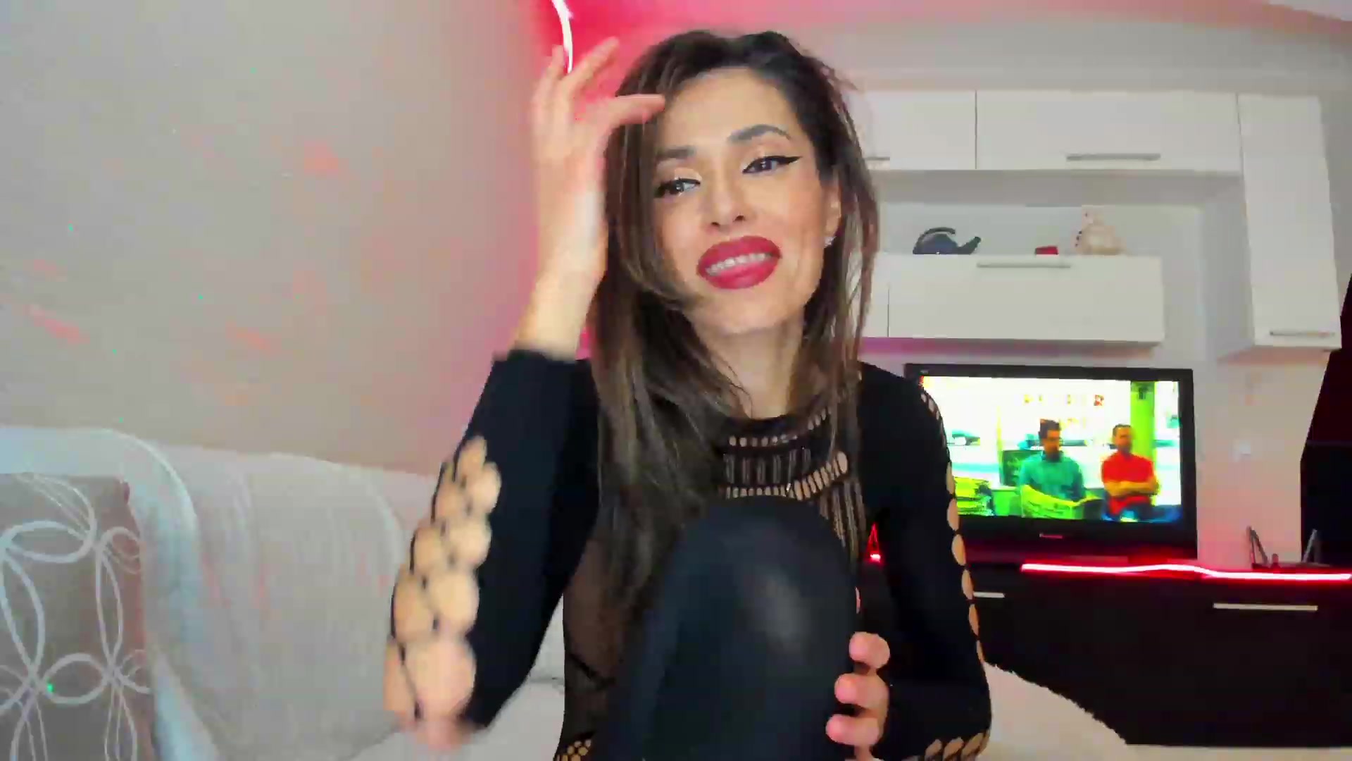 Gallery image thumbnail from SmileyTinaa's myfreecams stream on, 04/03/2023, 21:58 image 10 of 20