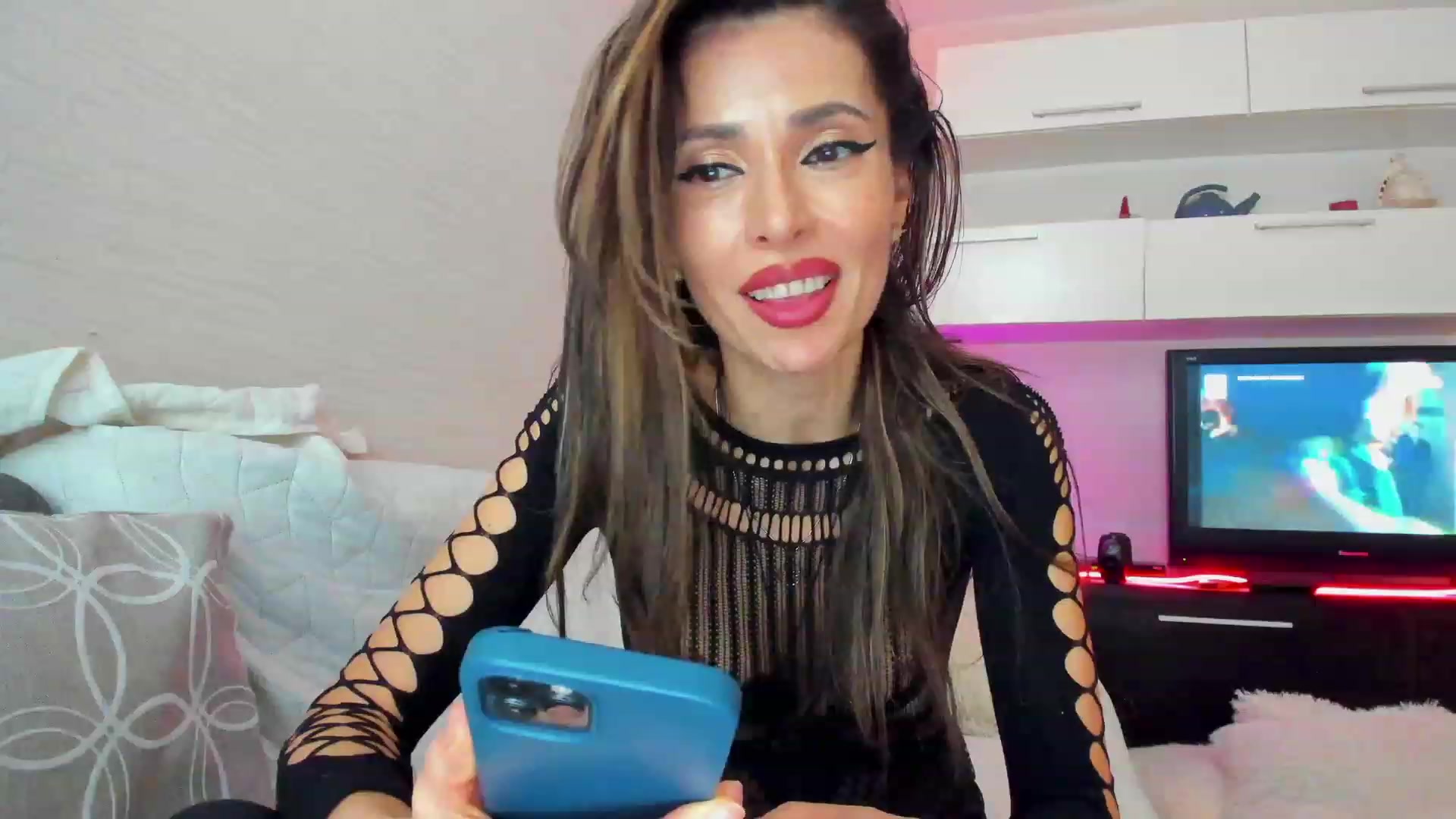 Gallery image thumbnail from SmileyTinaa's myfreecams stream on, 04/04/2023, 03:11 image 15 of 20