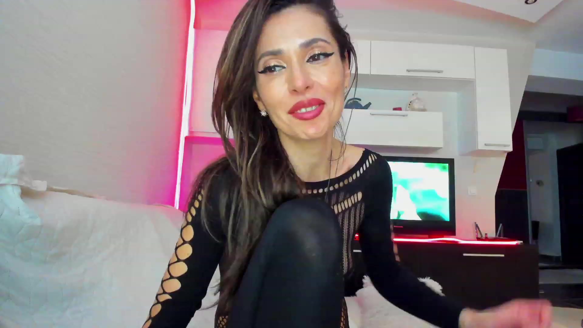 Gallery image thumbnail from SmileyTinaa's myfreecams stream on, 04/04/2023, 03:13 image 18 of 20