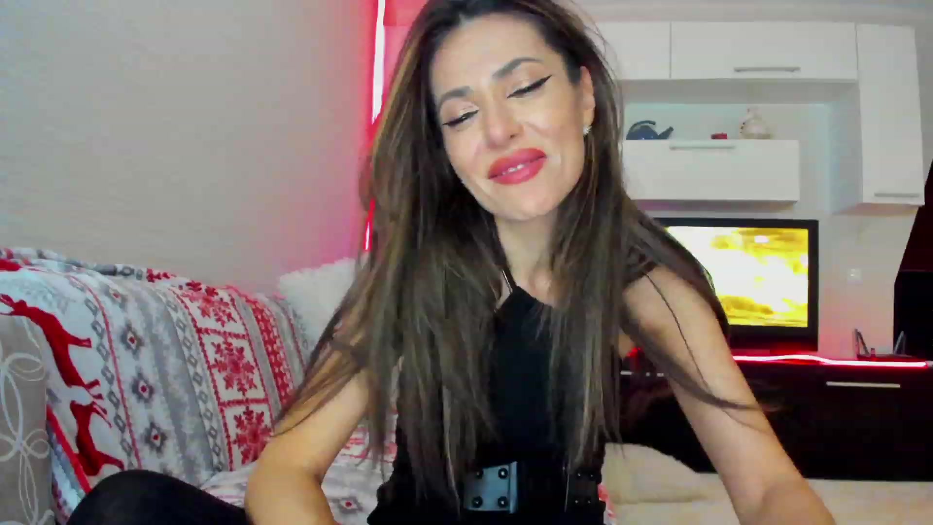 Gallery image thumbnail from SmileyTinaa's myfreecams stream on, 04/05/2023, 02:36 image 10 of 20