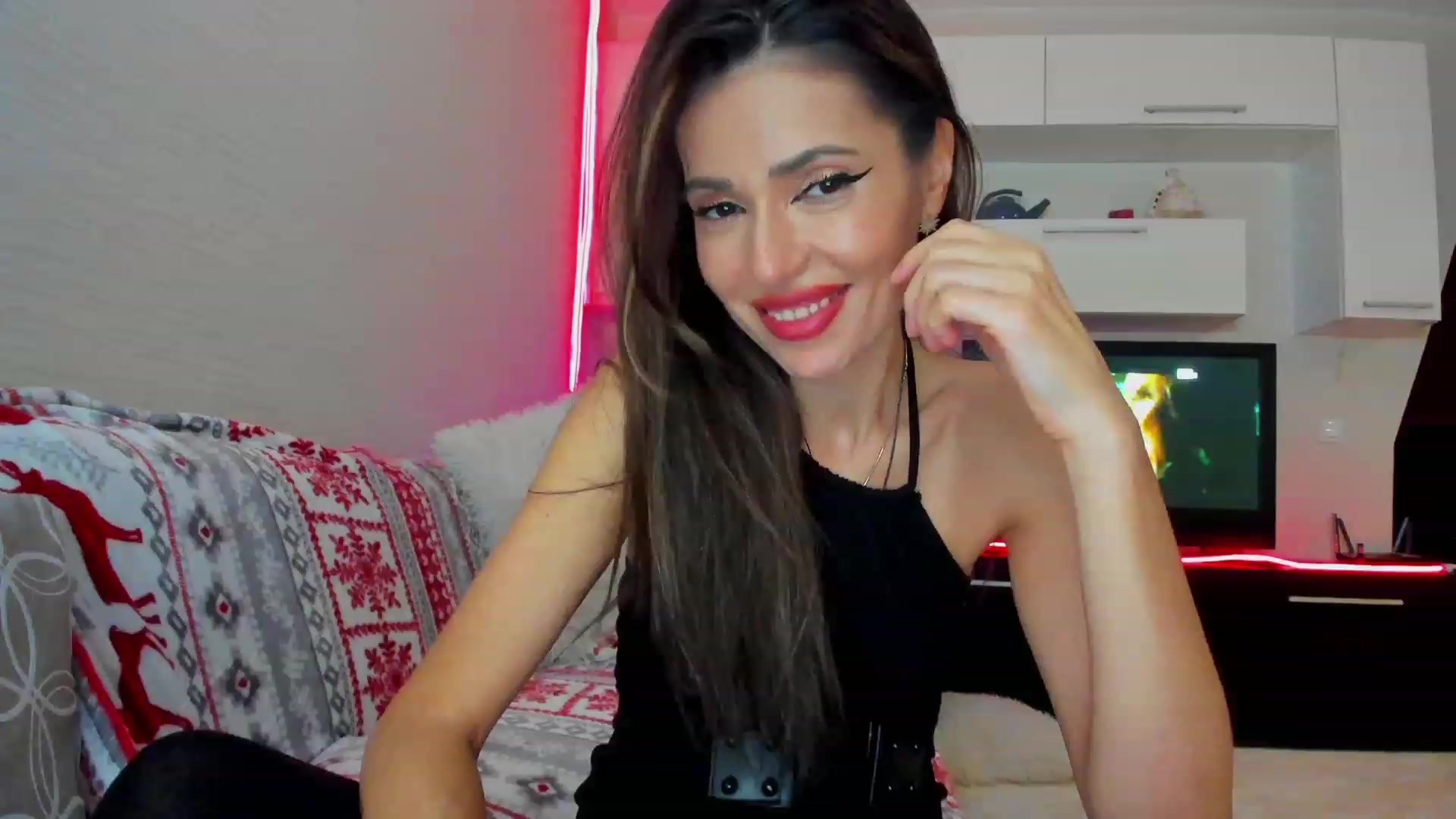 Gallery image thumbnail from SmileyTinaa's myfreecams stream on, 04/05/2023, 02:36 image 4 of 20