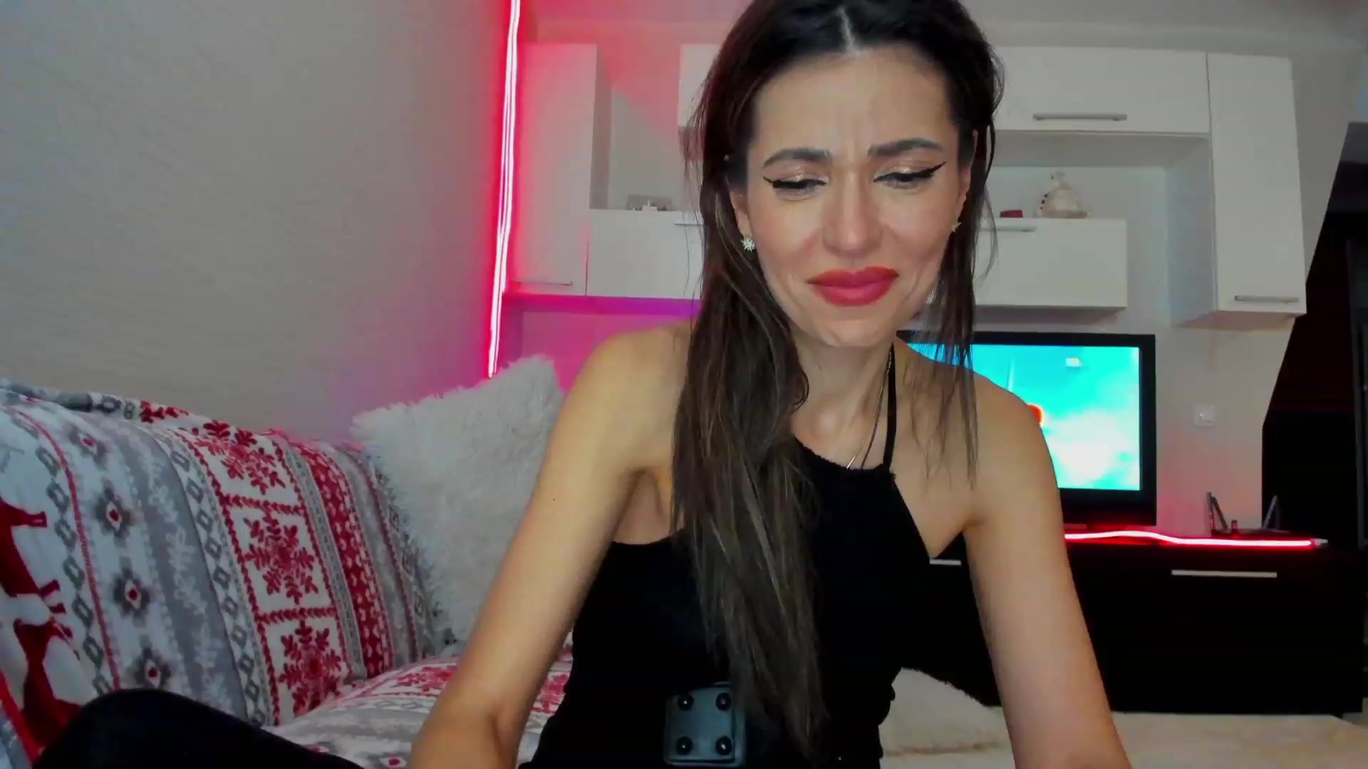 Gallery image thumbnail from SmileyTinaa's myfreecams stream on, 04/05/2023, 02:36 image 15 of 20