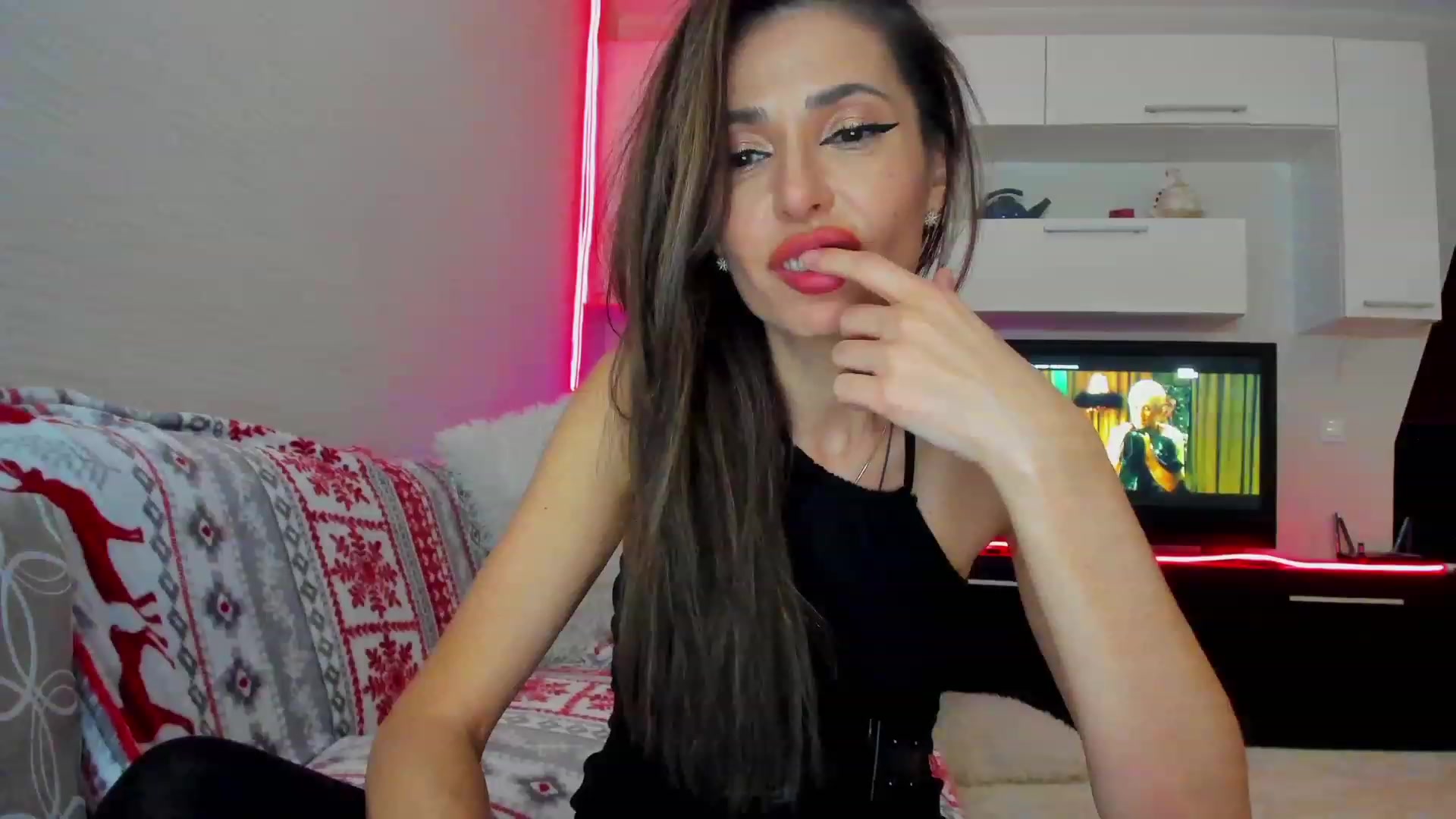 Gallery image thumbnail from SmileyTinaa's myfreecams stream on, 04/05/2023, 02:36 image 7 of 20