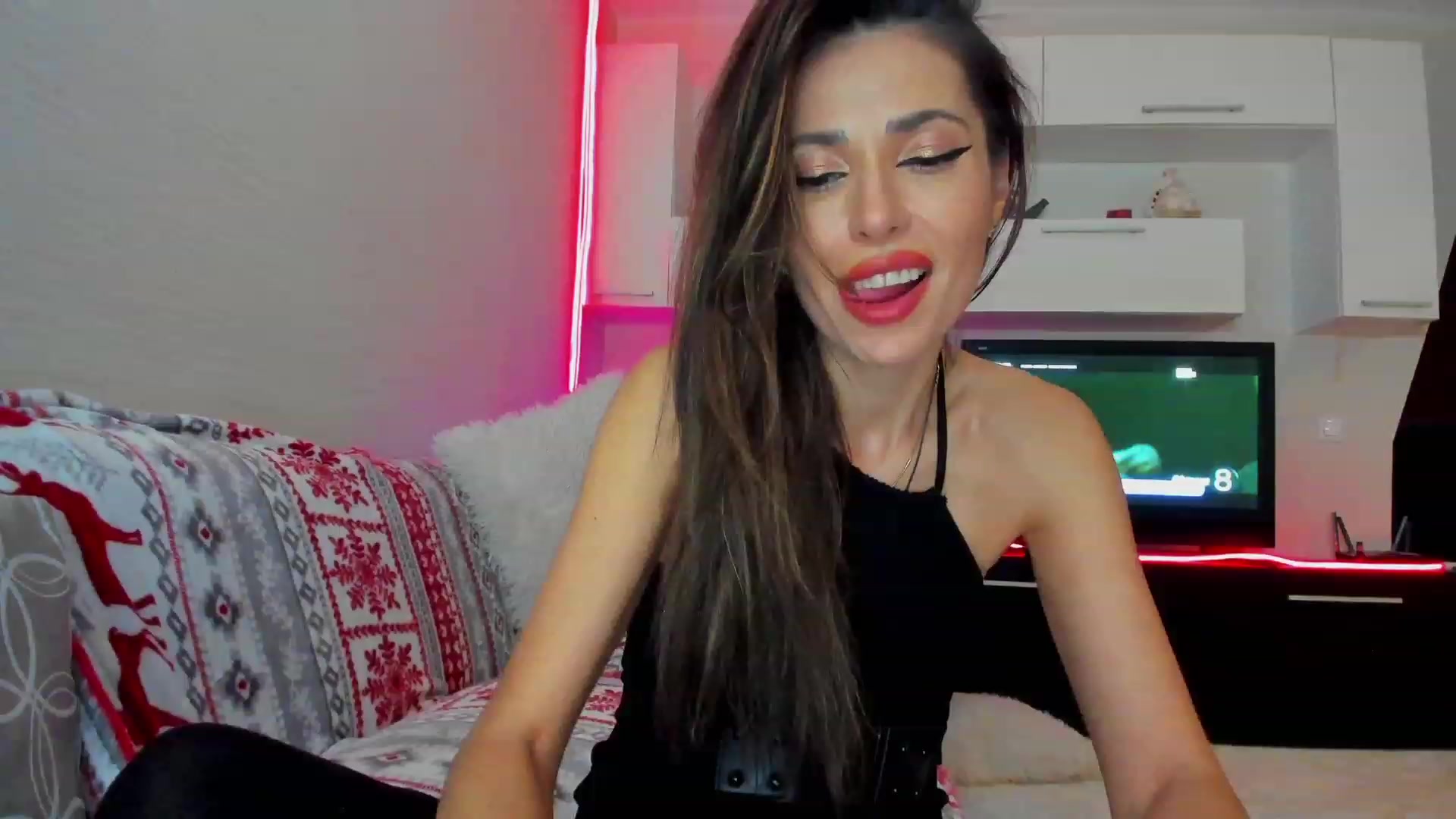 Gallery image thumbnail from SmileyTinaa's myfreecams stream on, 04/05/2023, 02:36 image 5 of 20