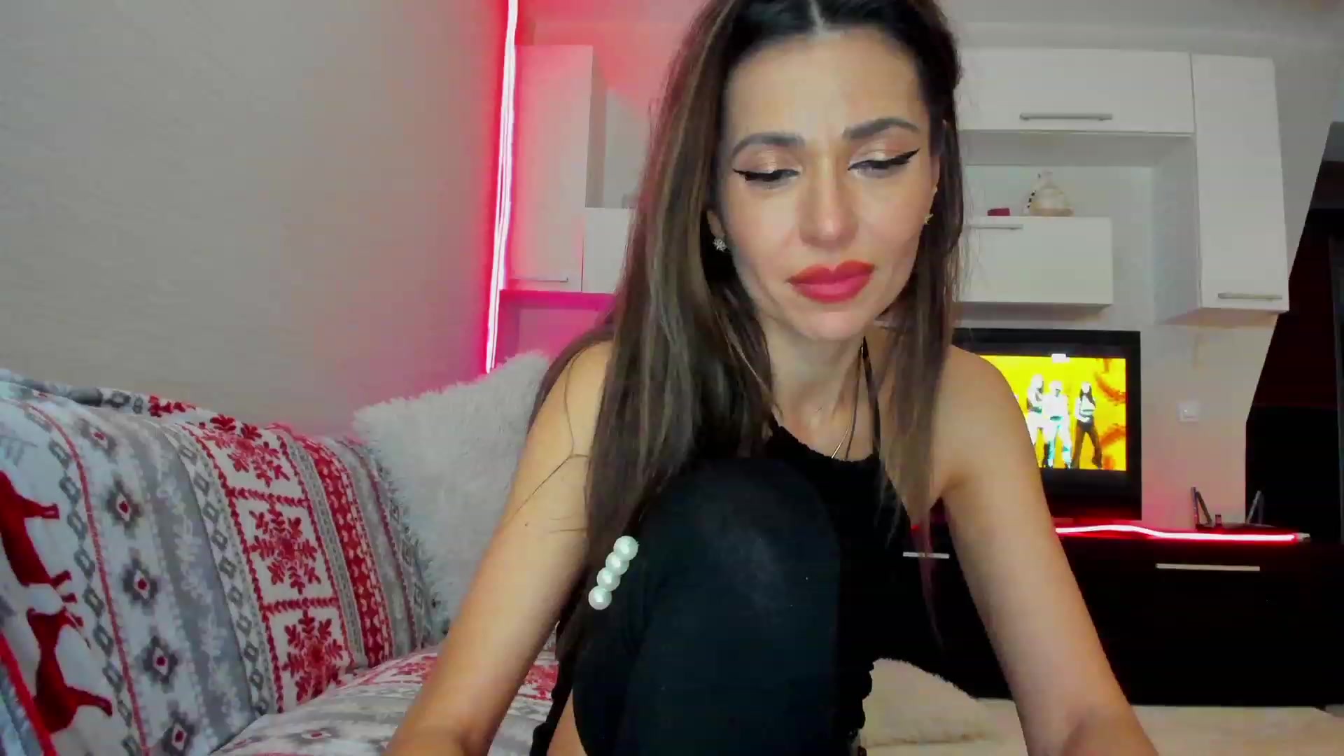 Gallery image thumbnail from SmileyTinaa's myfreecams stream on, 04/05/2023, 02:36 image 17 of 20