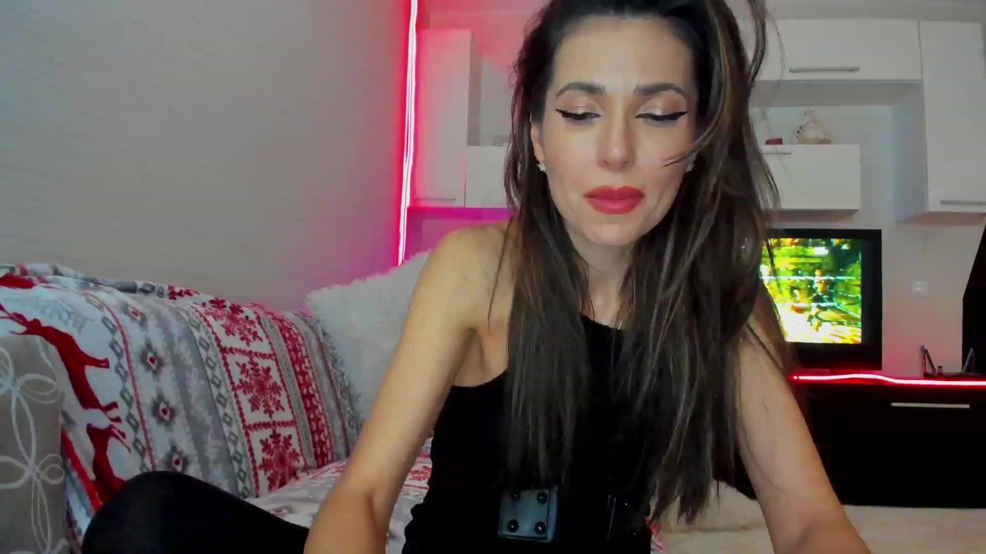 Gallery image thumbnail from SmileyTinaa's myfreecams stream on, 04/05/2023, 02:36 image 13 of 20