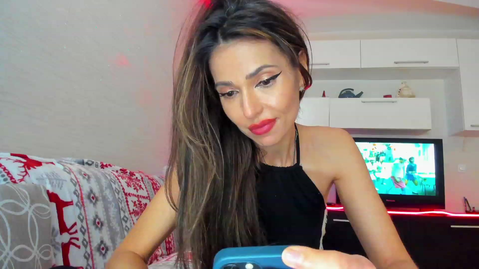 Gallery image thumbnail from SmileyTinaa's myfreecams stream on, 04/05/2023, 05:03 image 1 of 20