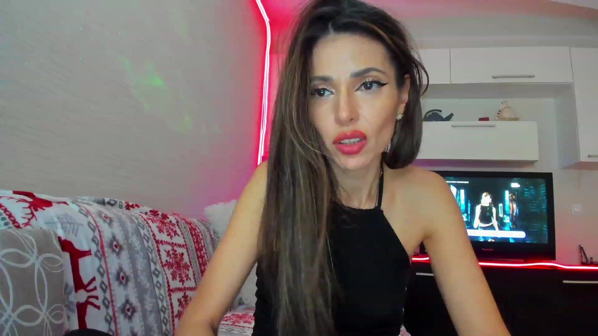 Gallery image thumbnail from SmileyTinaa's myfreecams stream on, 04/05/2023, 05:03 image 2 of 20