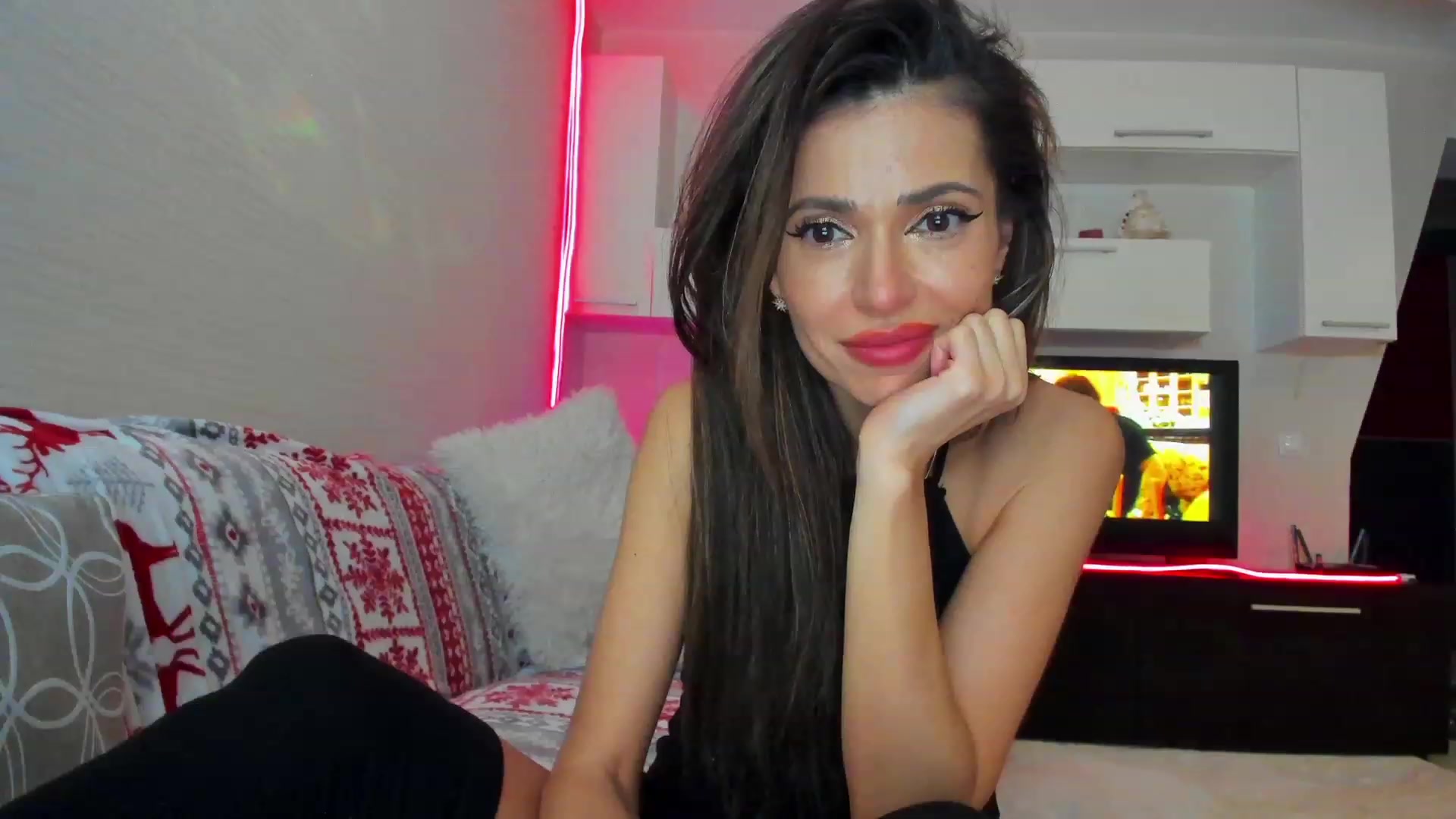 Gallery image thumbnail from SmileyTinaa's myfreecams stream on, 04/05/2023, 05:03 image 15 of 20