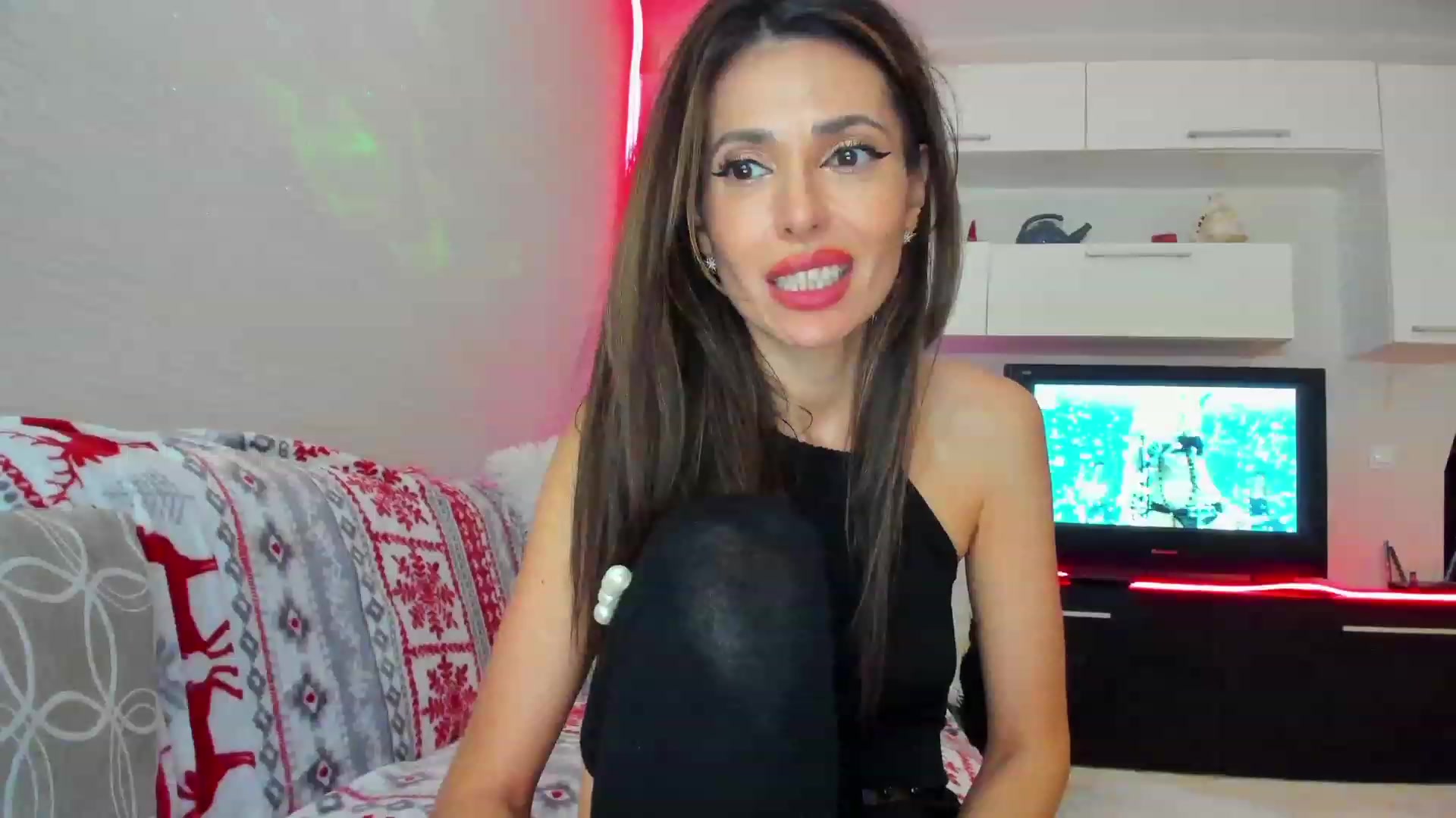 Gallery image thumbnail from SmileyTinaa's myfreecams stream on, 04/05/2023, 05:03 image 5 of 20