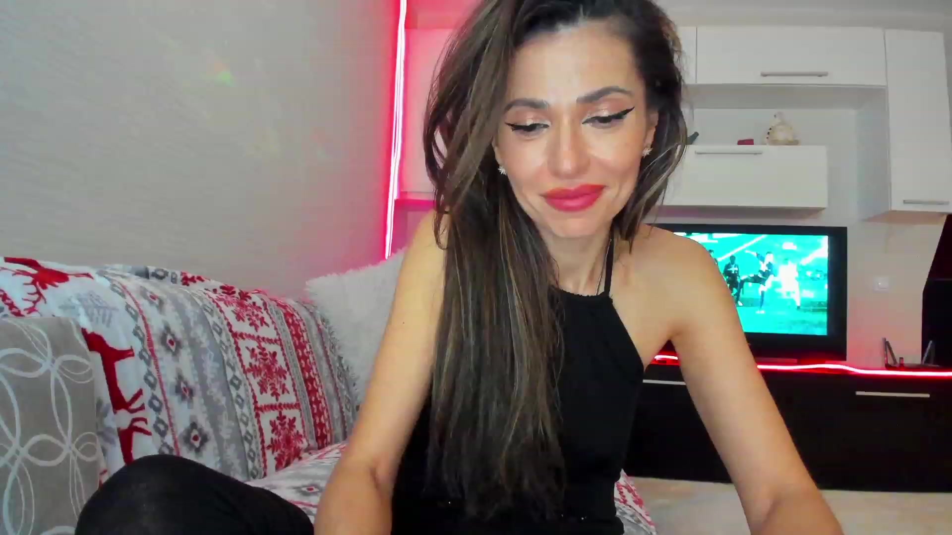 Gallery image thumbnail from SmileyTinaa's myfreecams stream on, 04/05/2023, 05:03 image 14 of 20