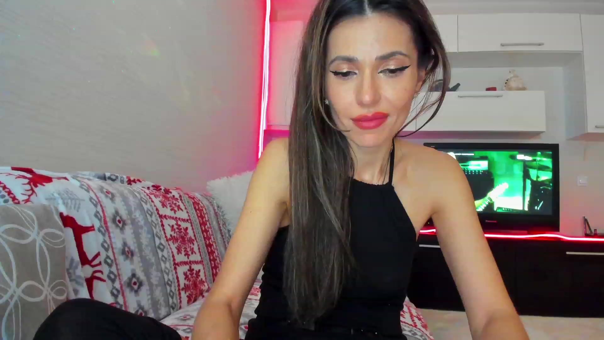 Gallery image thumbnail from SmileyTinaa's myfreecams stream on, 04/05/2023, 05:03 image 20 of 20