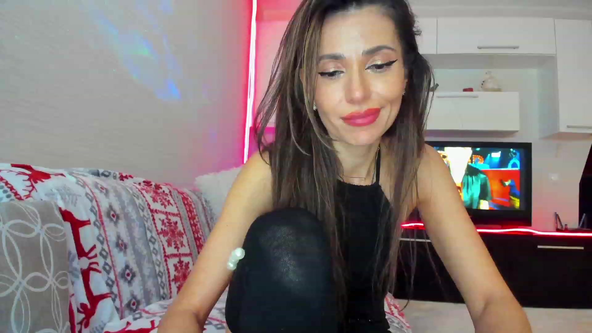 Gallery image thumbnail from SmileyTinaa's myfreecams stream on, 04/05/2023, 05:03 image 9 of 20