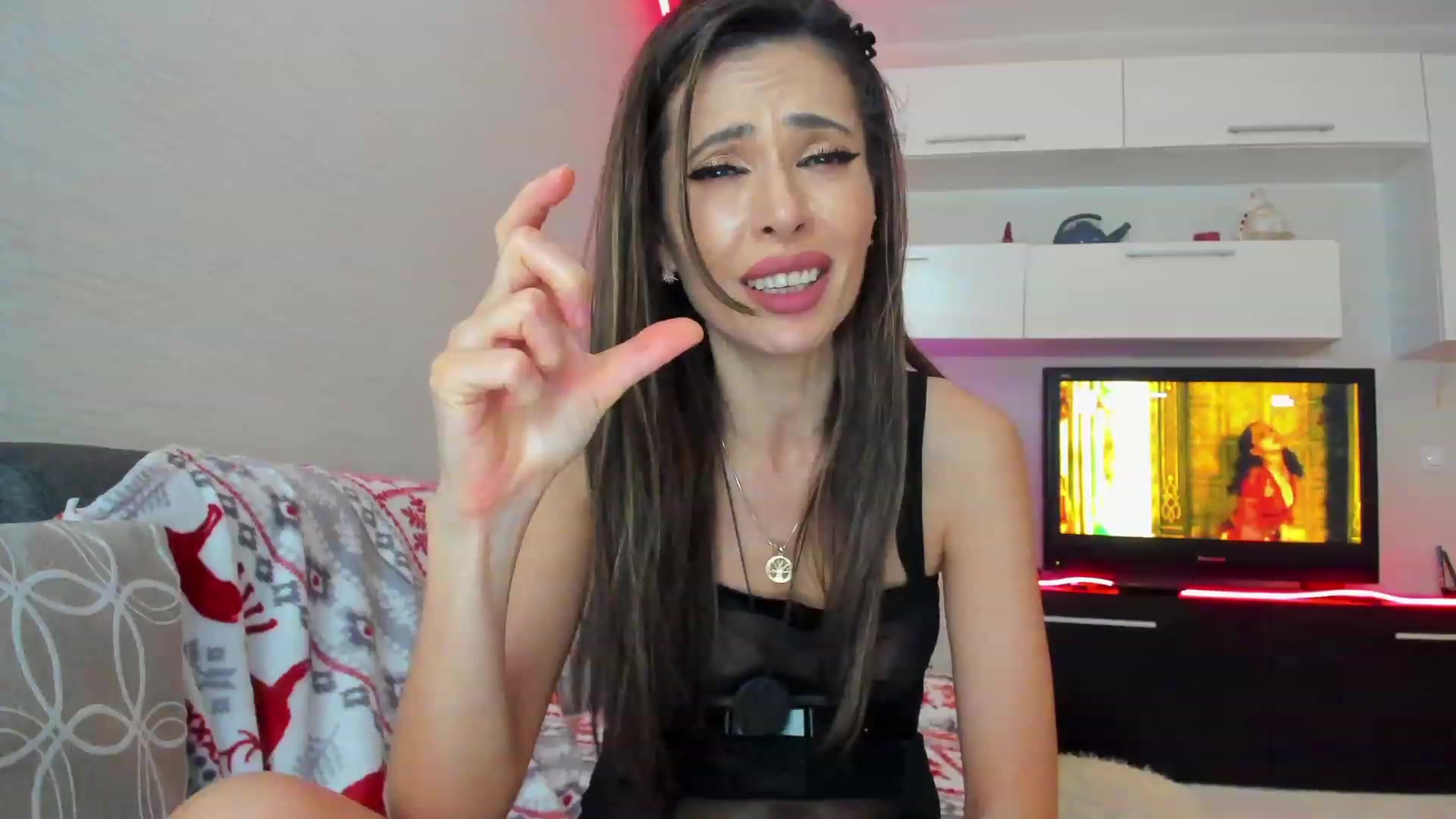 Gallery image thumbnail from SmileyTinaa's myfreecams stream on, 04/07/2023, 24:04 image 18 of 20