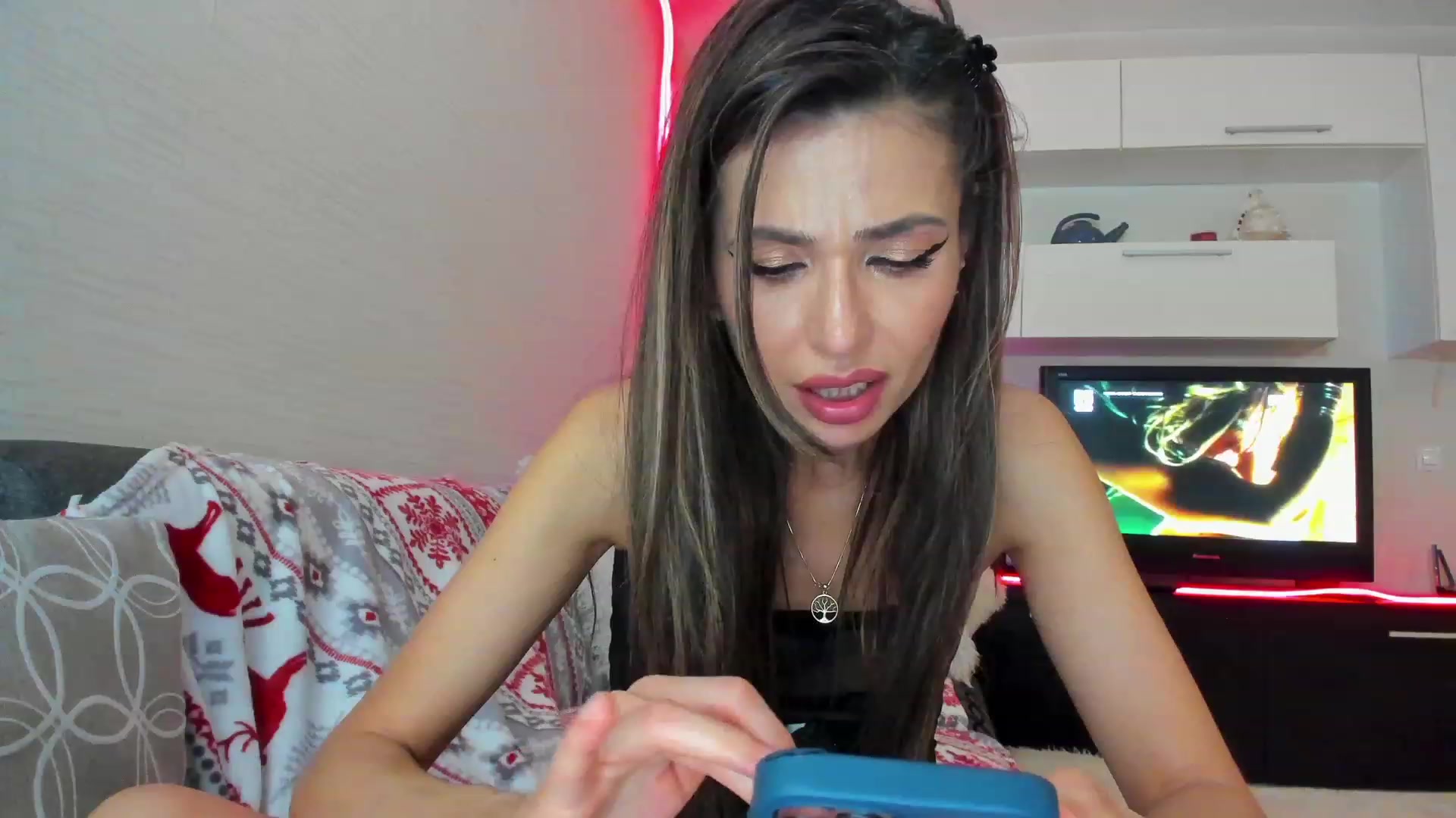 Gallery image thumbnail from SmileyTinaa's myfreecams stream on, 04/07/2023, 24:04 image 19 of 20
