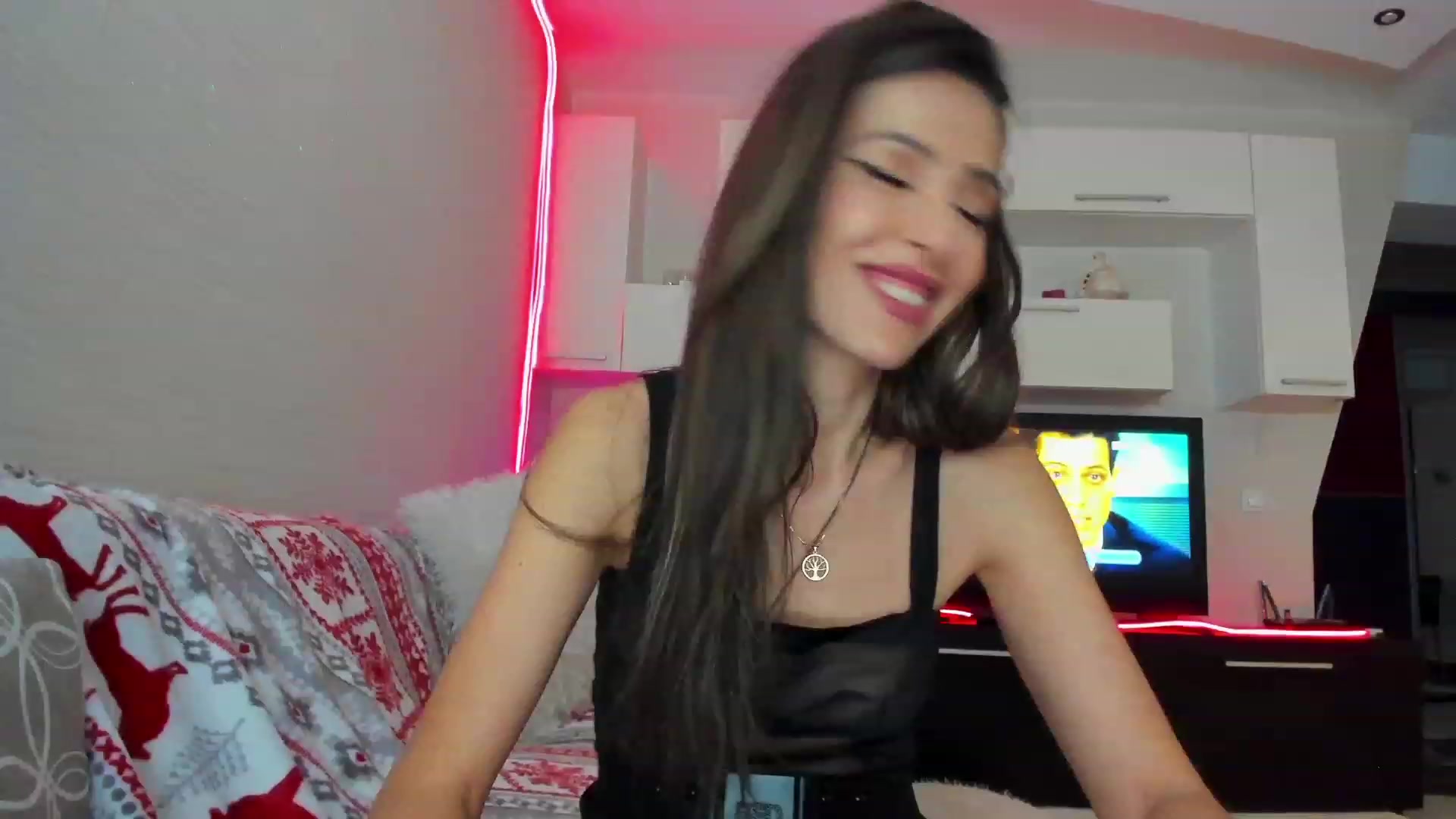Gallery image thumbnail from SmileyTinaa's myfreecams stream on, 04/07/2023, 24:04 image 6 of 20