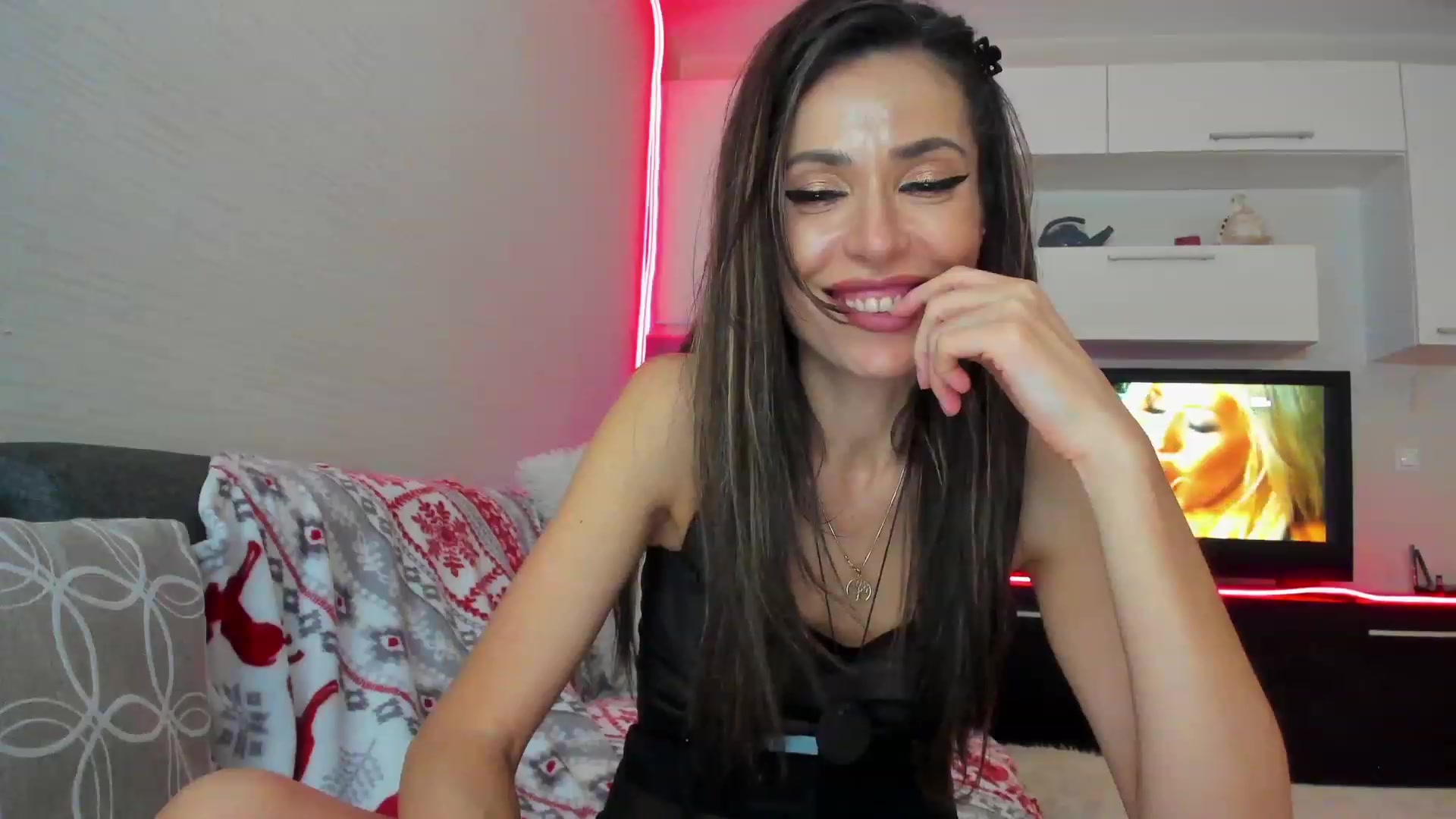 Gallery image thumbnail from SmileyTinaa's myfreecams stream on, 04/07/2023, 01:54 image 6 of 20