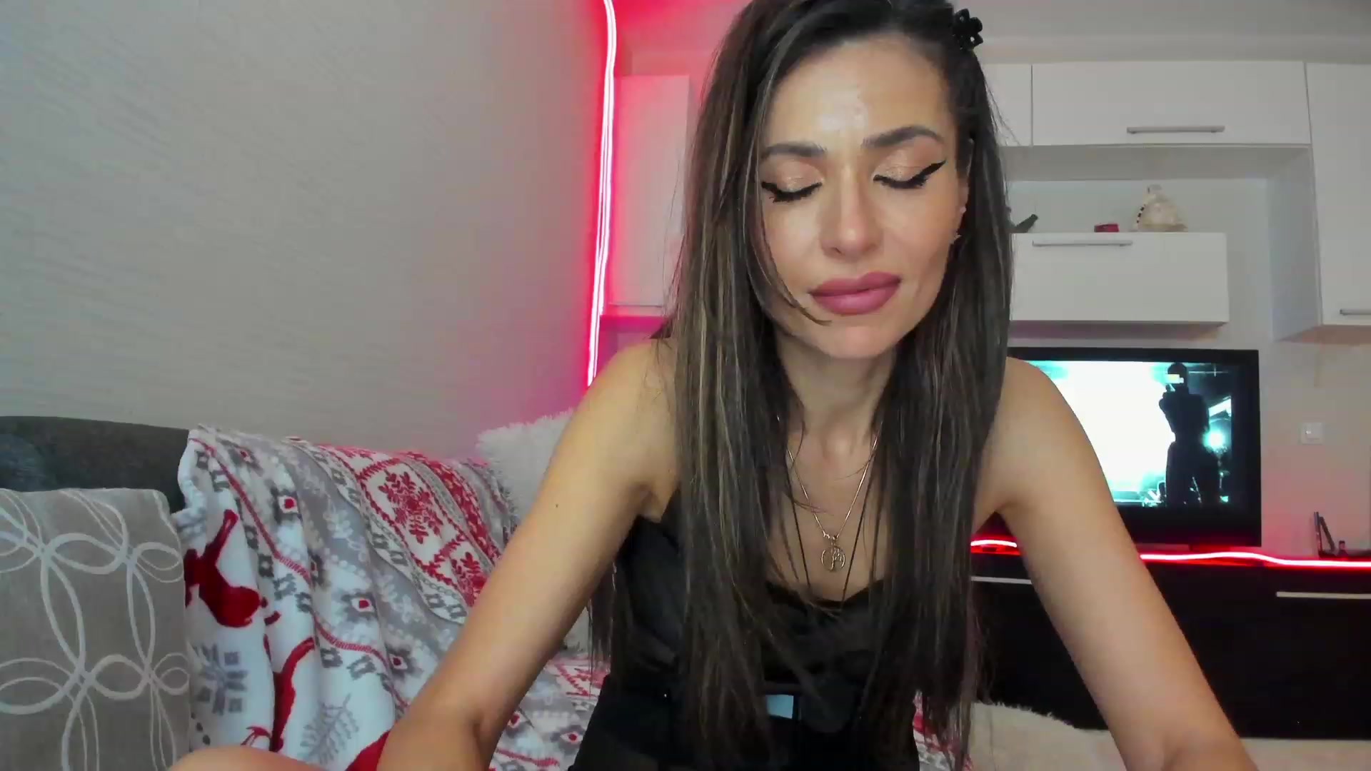 Gallery image thumbnail from SmileyTinaa's myfreecams stream on, 04/07/2023, 01:54 image 13 of 20