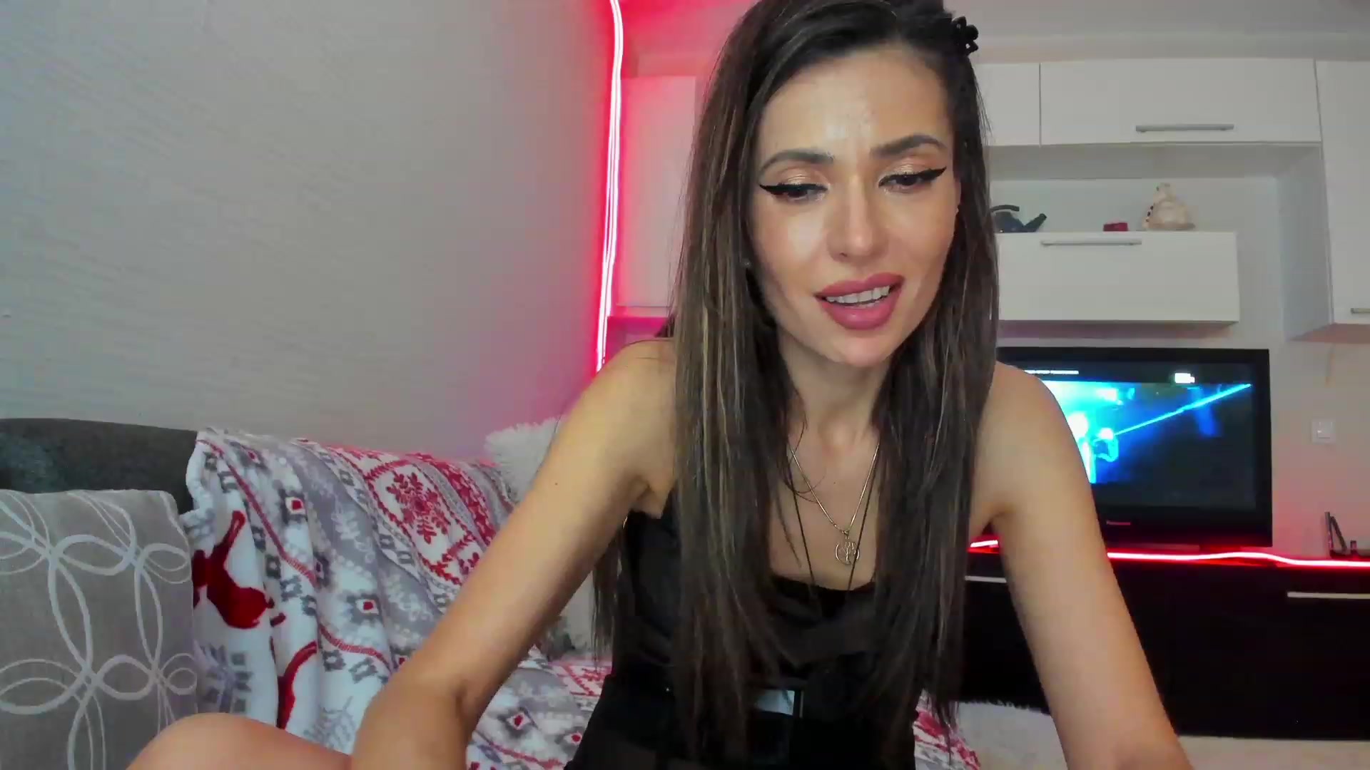 Gallery image thumbnail from SmileyTinaa's myfreecams stream on, 04/07/2023, 01:54 image 7 of 20