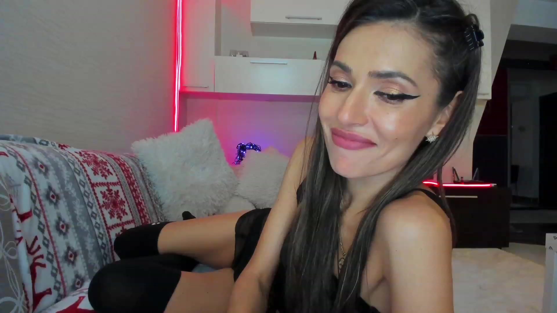Gallery image thumbnail from SmileyTinaa's myfreecams stream on, 04/07/2023, 04:05 image 17 of 20