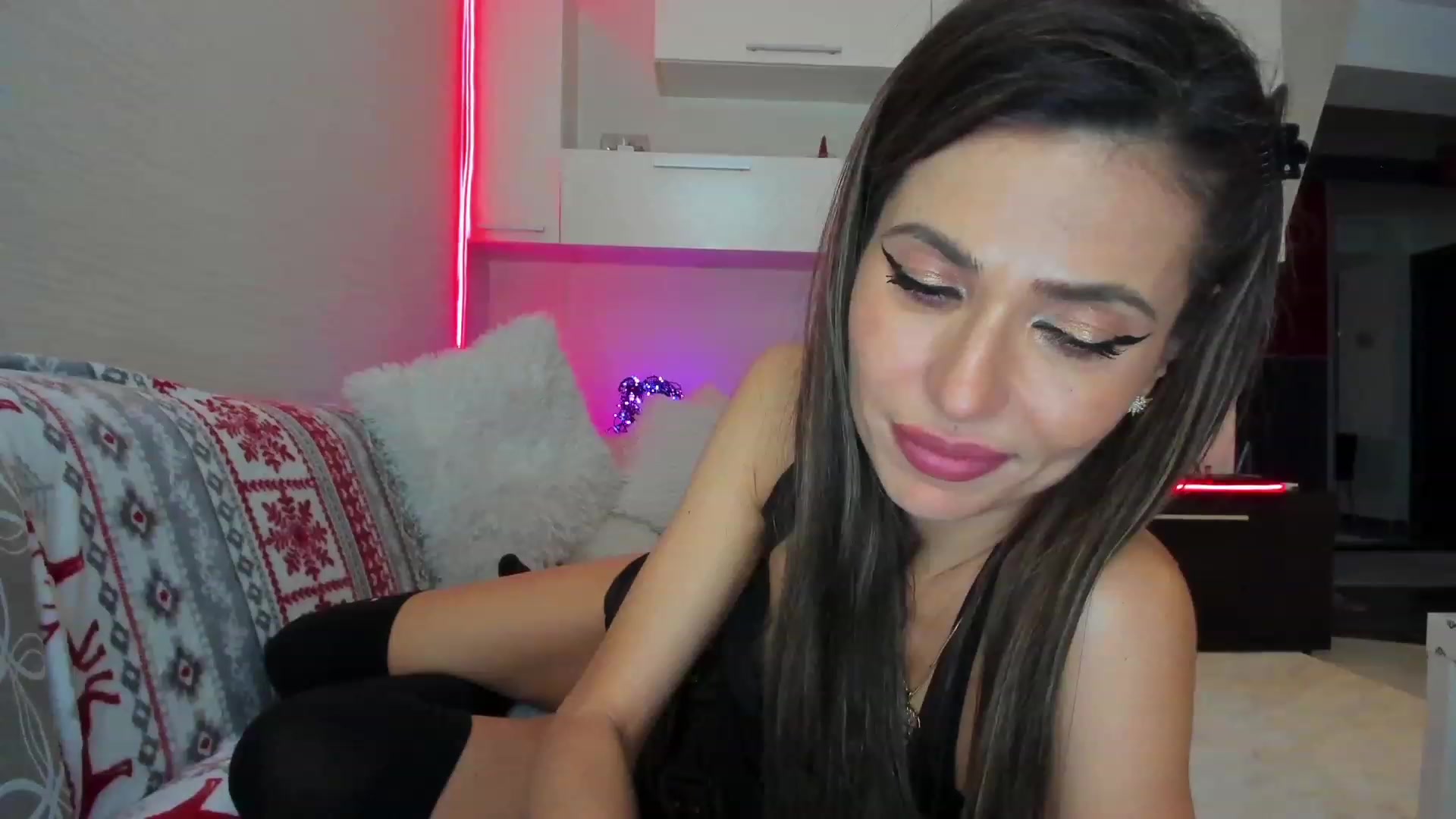 Gallery image thumbnail from SmileyTinaa's myfreecams stream on, 04/07/2023, 04:05 image 18 of 20