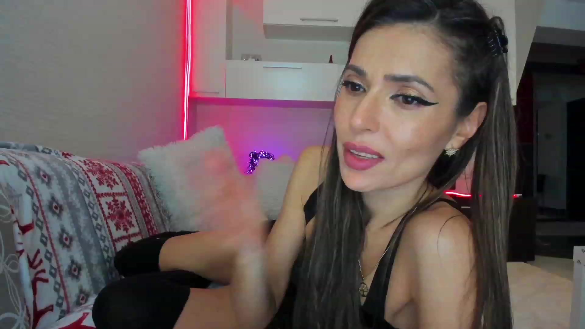 Gallery image thumbnail from SmileyTinaa's myfreecams stream on, 04/07/2023, 04:05 image 20 of 20