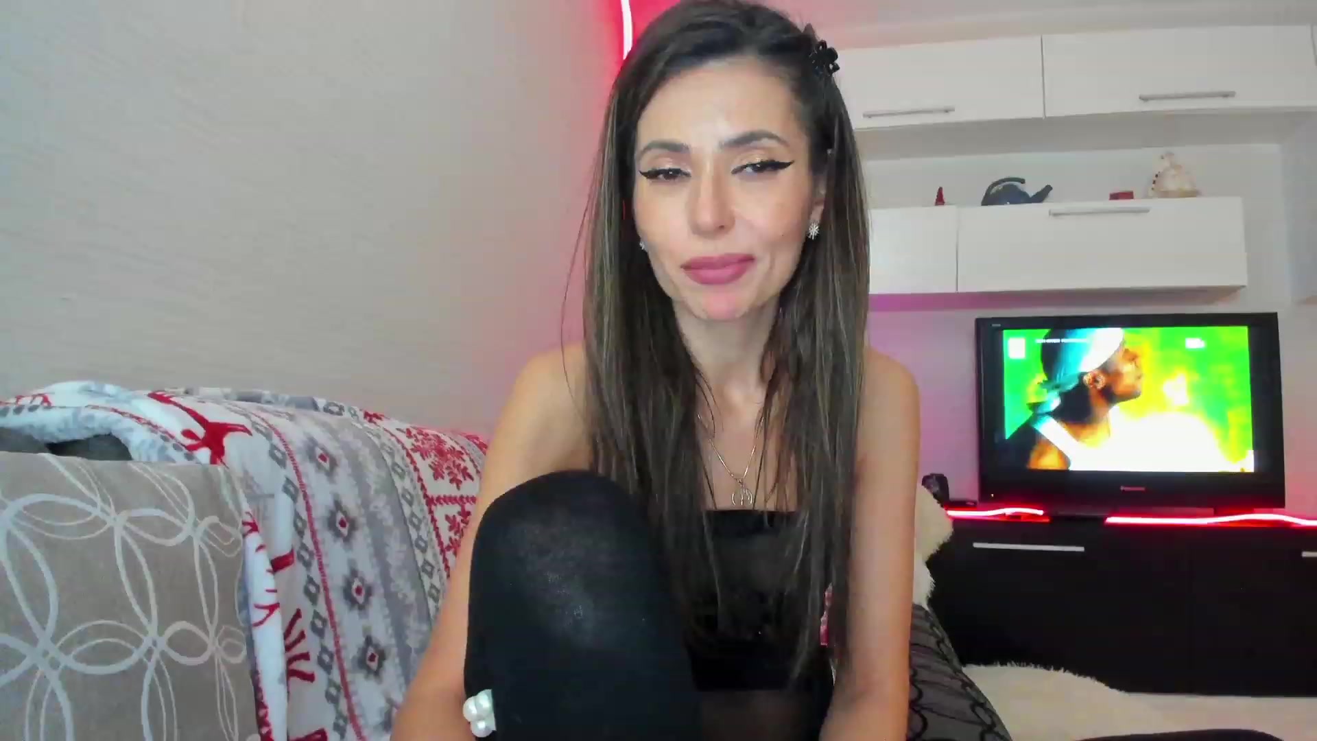 Gallery image thumbnail from SmileyTinaa's myfreecams stream on, 04/07/2023, 05:15 image 1 of 20