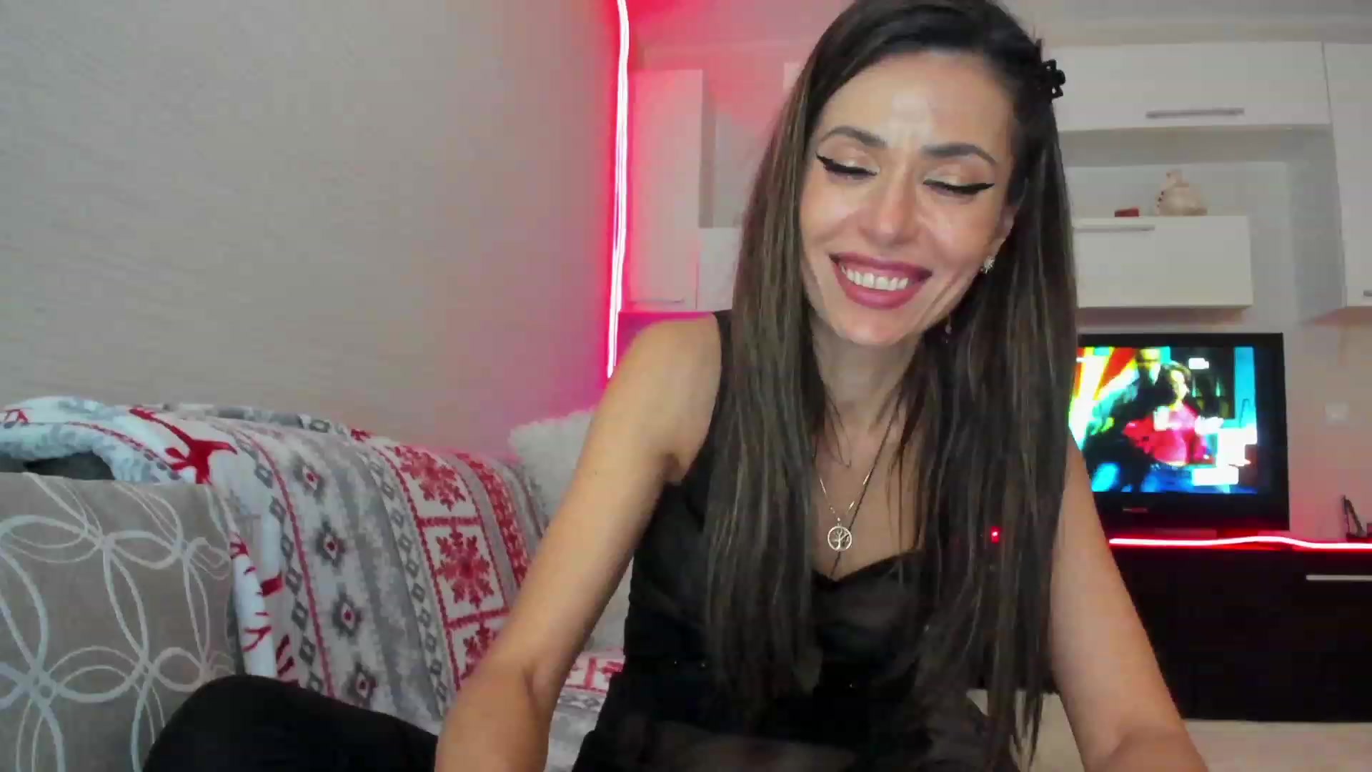 Gallery image thumbnail from SmileyTinaa's myfreecams stream on, 04/07/2023, 05:15 image 8 of 20