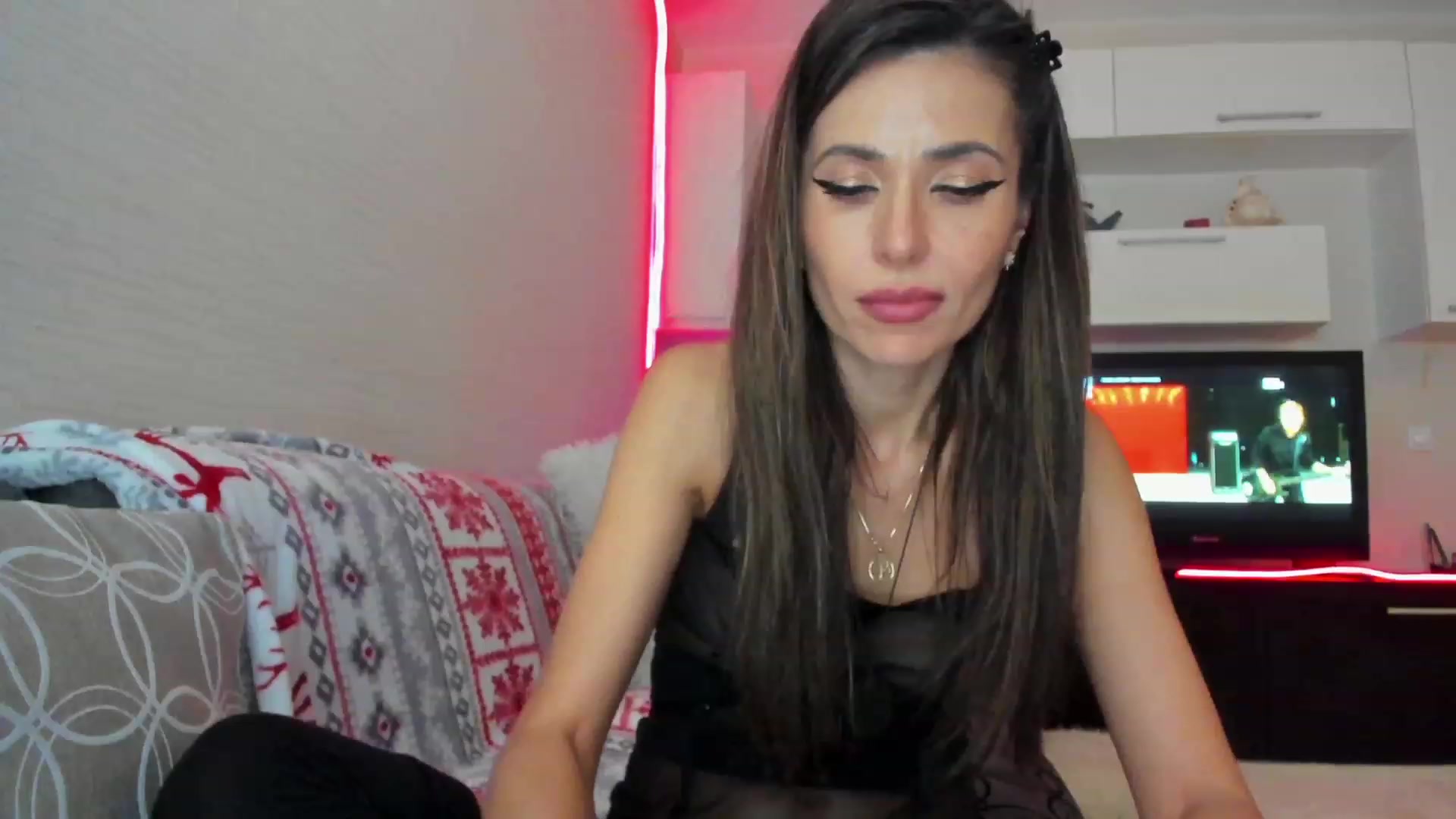 Gallery image thumbnail from SmileyTinaa's myfreecams stream on, 04/07/2023, 05:15 image 11 of 20