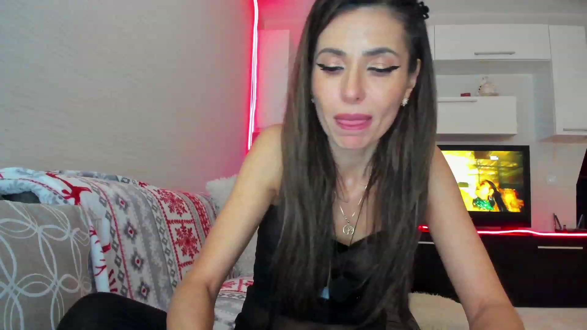Gallery image thumbnail from SmileyTinaa's myfreecams stream on, 04/07/2023, 05:15 image 16 of 20