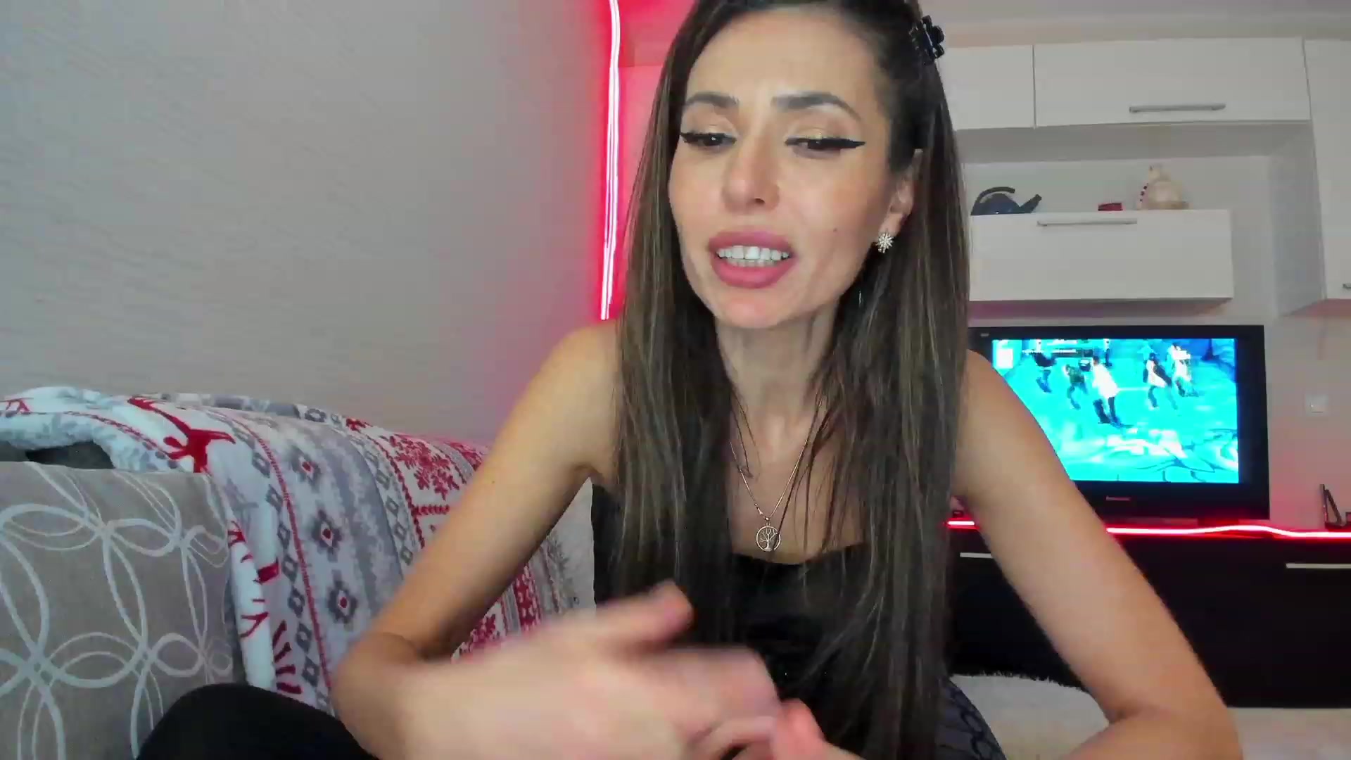 Gallery image thumbnail from SmileyTinaa's myfreecams stream on, 04/07/2023, 05:15 image 7 of 20