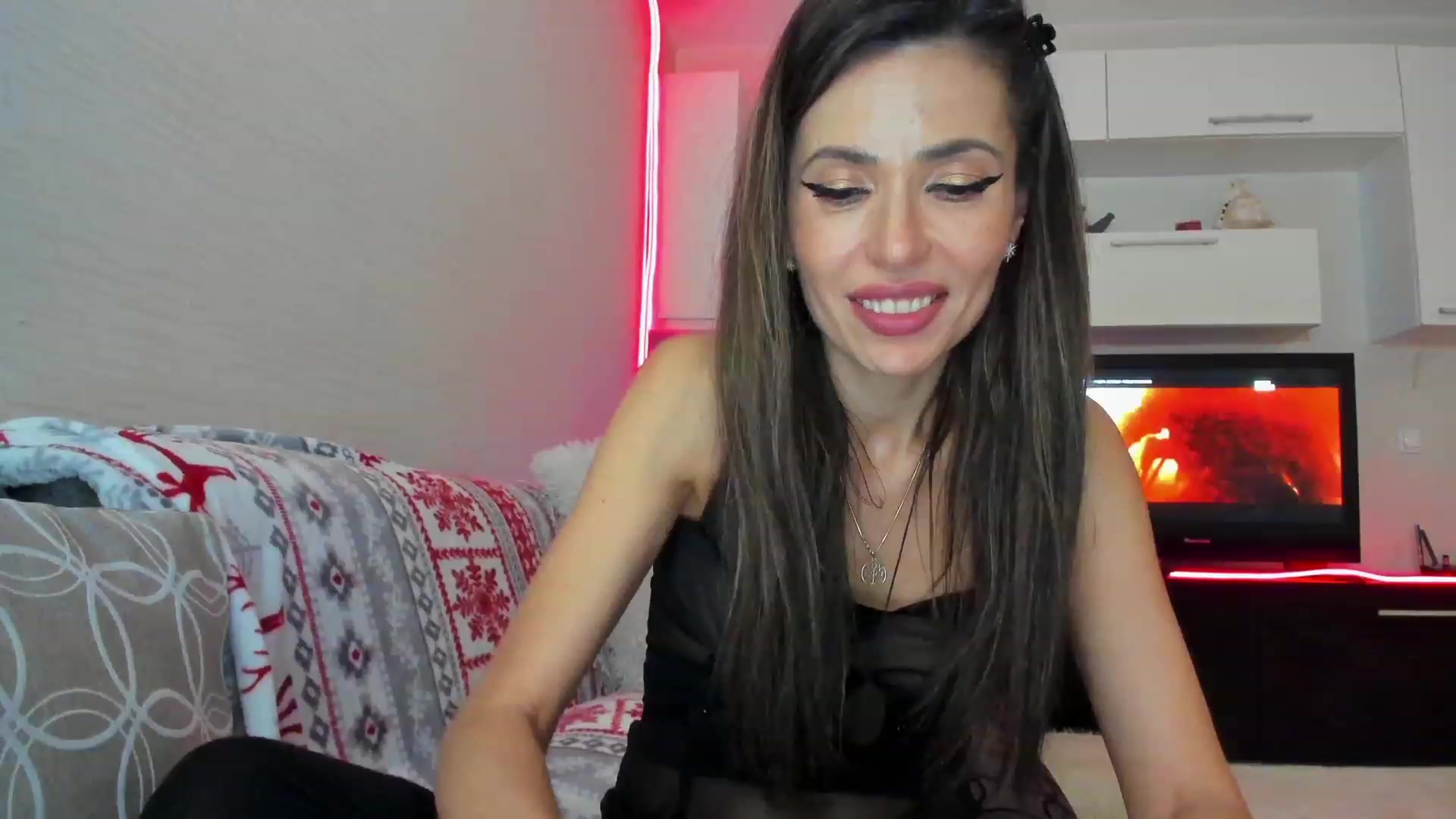 Gallery image thumbnail from SmileyTinaa's myfreecams stream on, 04/07/2023, 05:15 image 14 of 20
