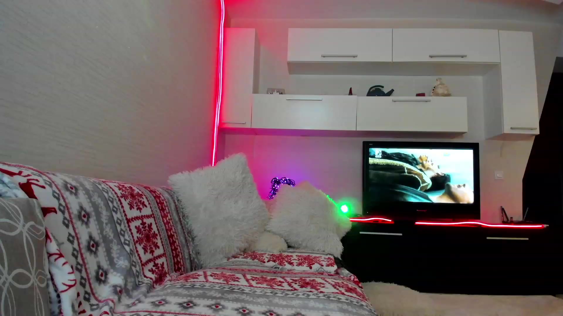 Gallery image thumbnail from SmileyTinaa's myfreecams stream on, 04/07/2023, 23:40 image 4 of 20