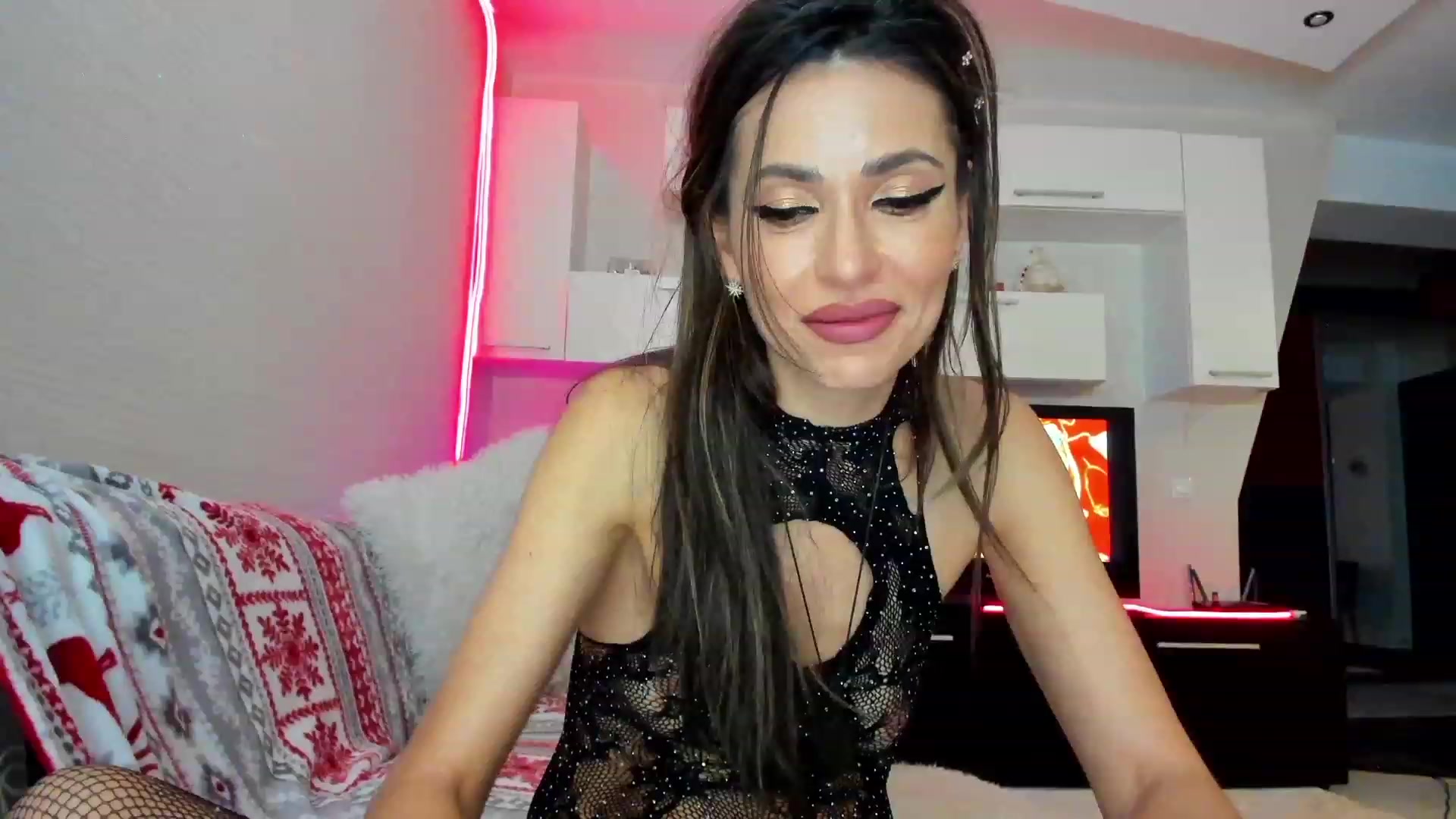 Gallery image thumbnail from SmileyTinaa's myfreecams stream on, 04/07/2023, 23:40 image 12 of 20