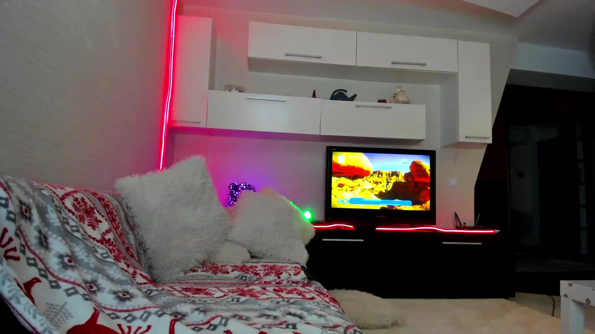 Gallery image thumbnail from SmileyTinaa's myfreecams stream on, 04/07/2023, 23:40 image 8 of 20