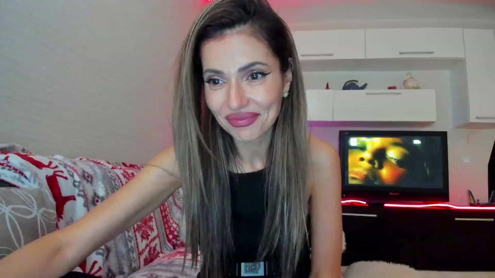 Gallery image thumbnail from SmileyTinaa's myfreecams stream on, 04/13/2023, 02:19 image 16 of 20