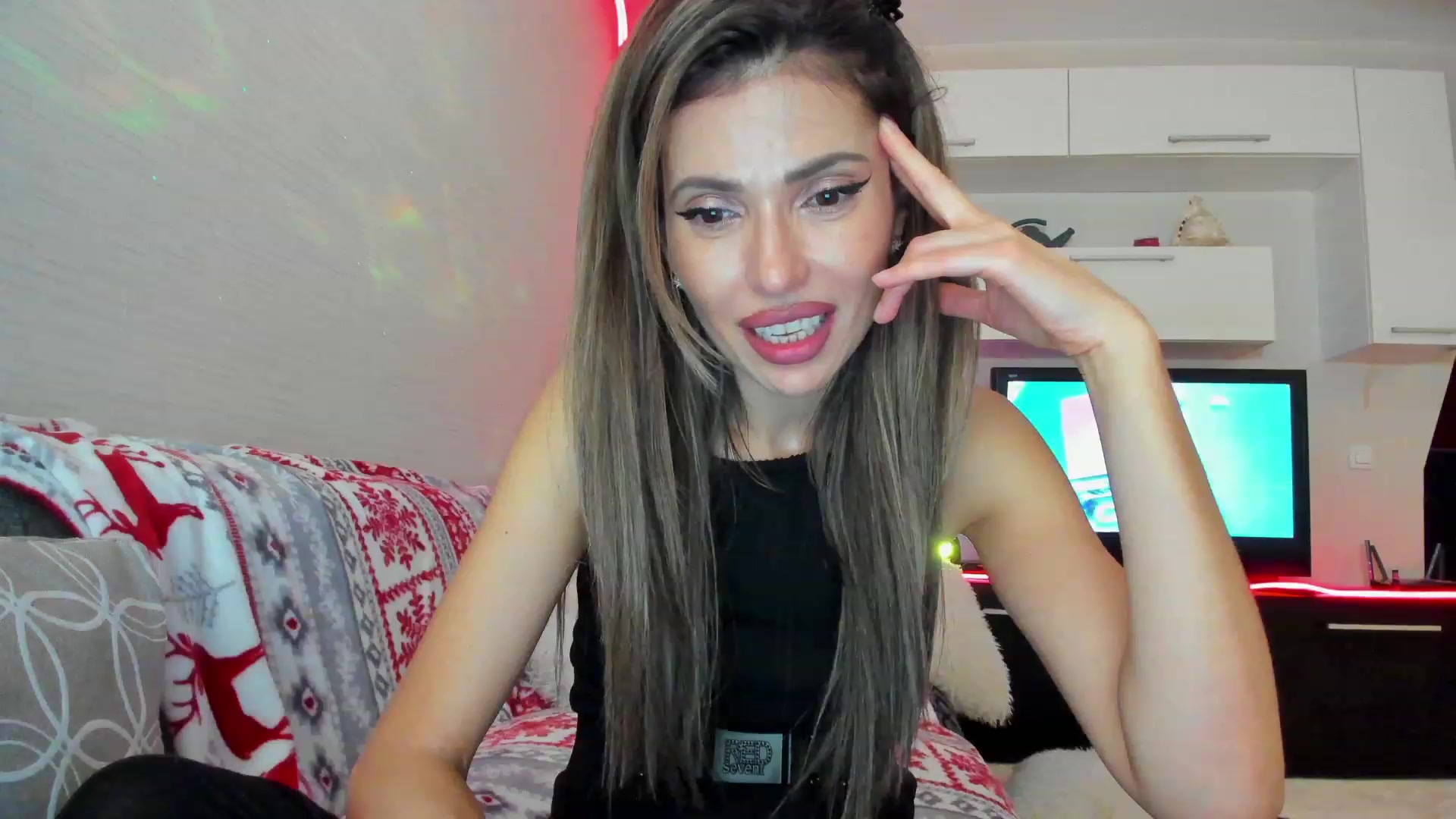 Gallery image thumbnail from SmileyTinaa's myfreecams stream on, 04/13/2023, 02:19 image 1 of 20