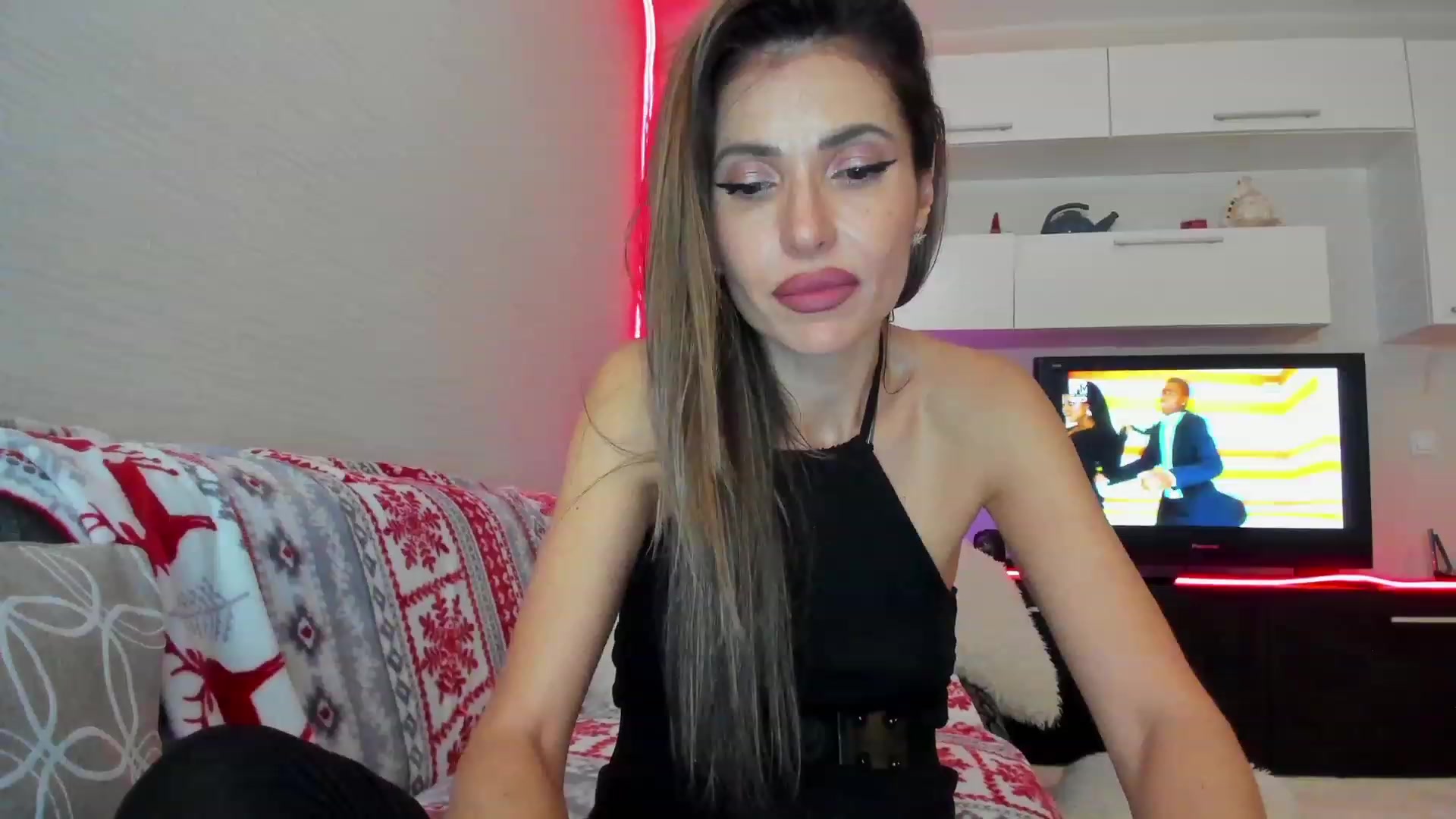 Gallery image thumbnail from SmileyTinaa's myfreecams stream on, 04/13/2023, 02:19 image 6 of 20
